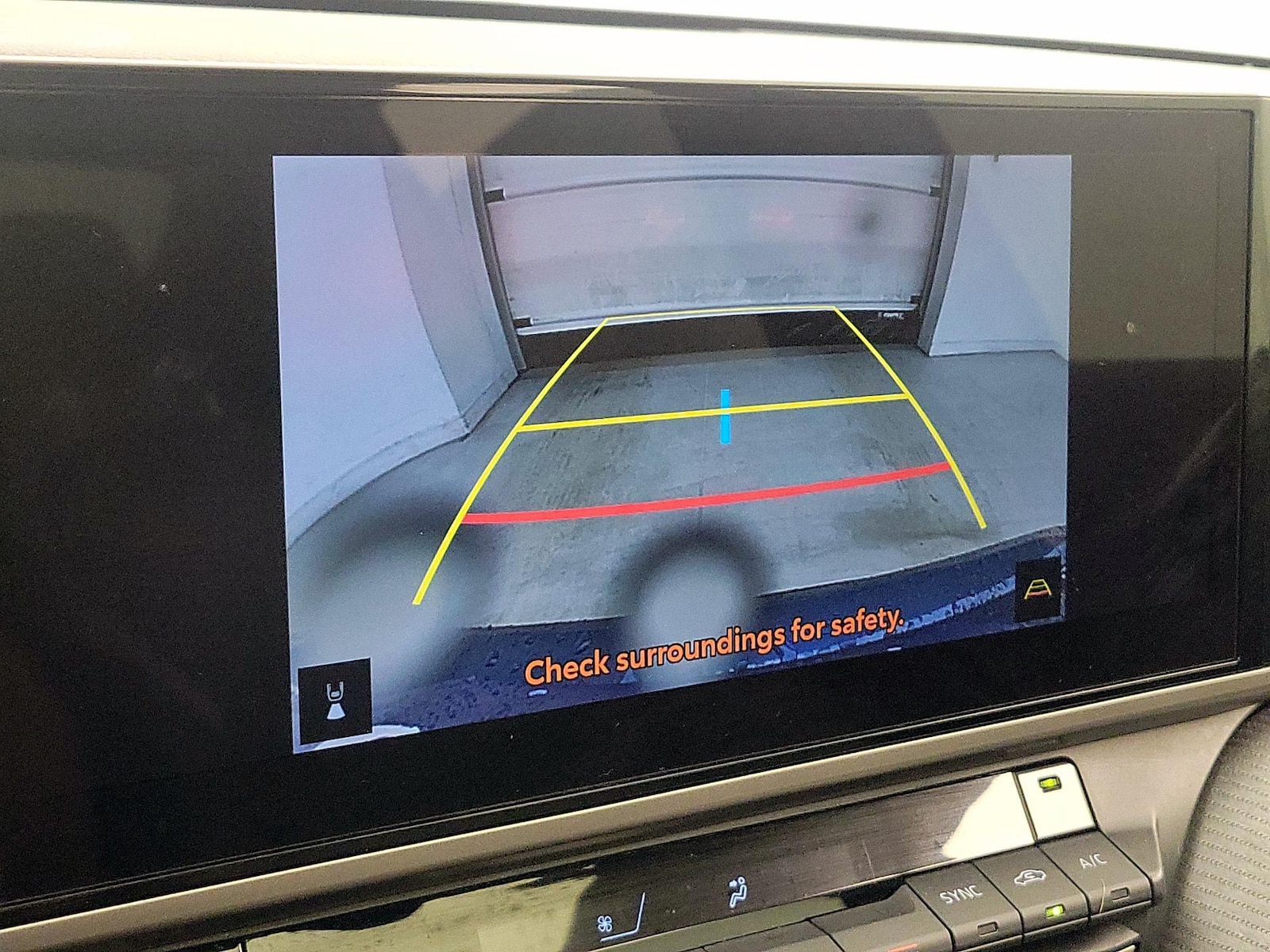 2025 Toyota Camry SE - Photo 15