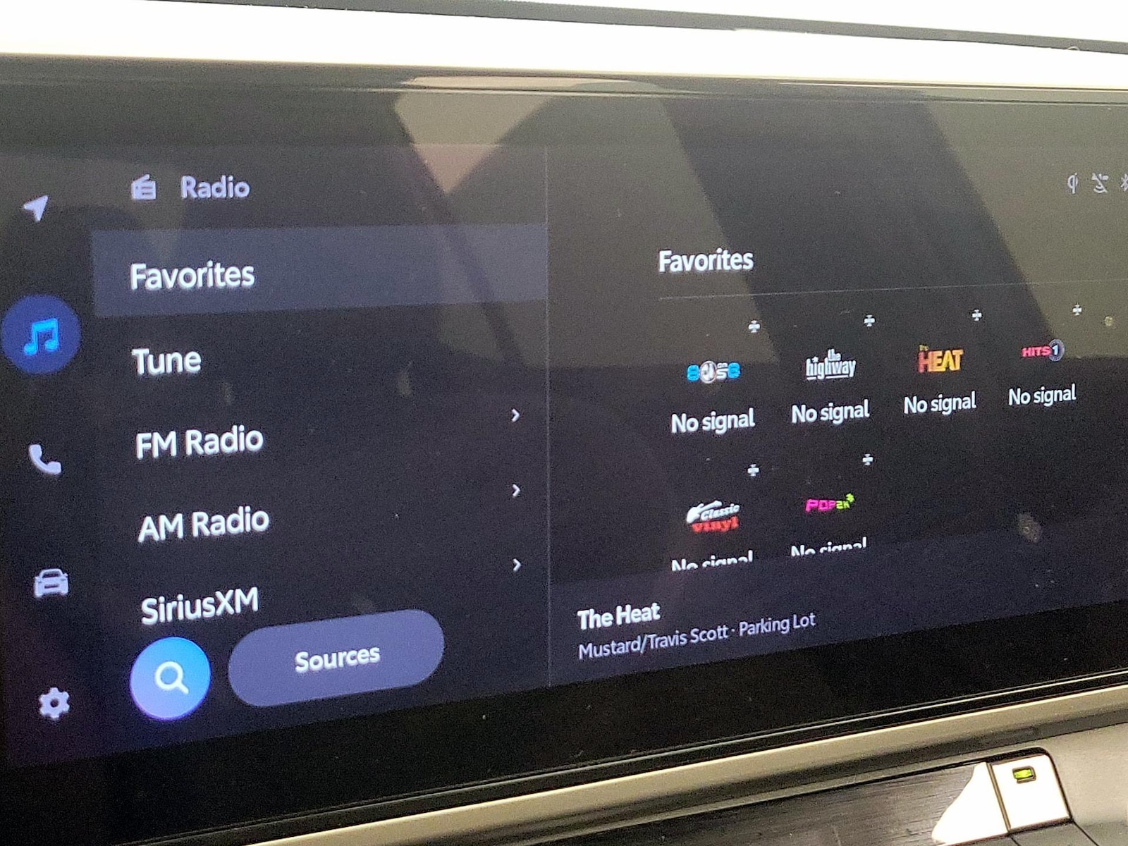 2025 Toyota Camry SE - Photo 16