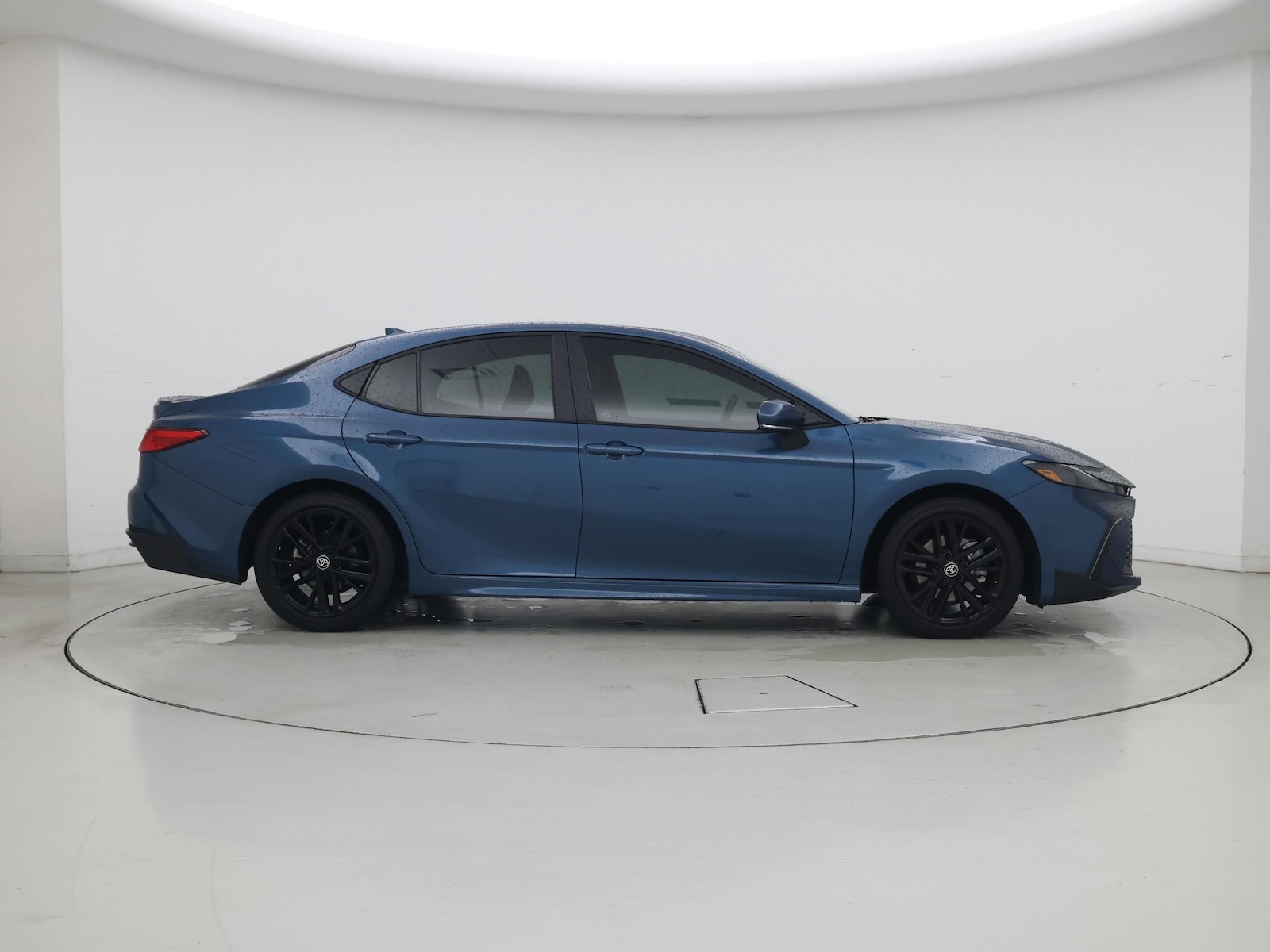 2025 Toyota Camry SE - Photo 8