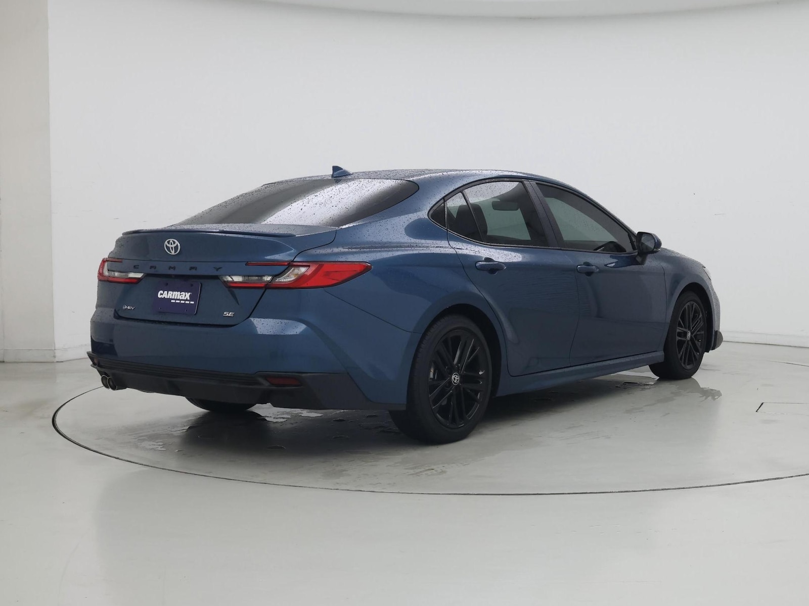 2025 Toyota Camry SE - Photo 9