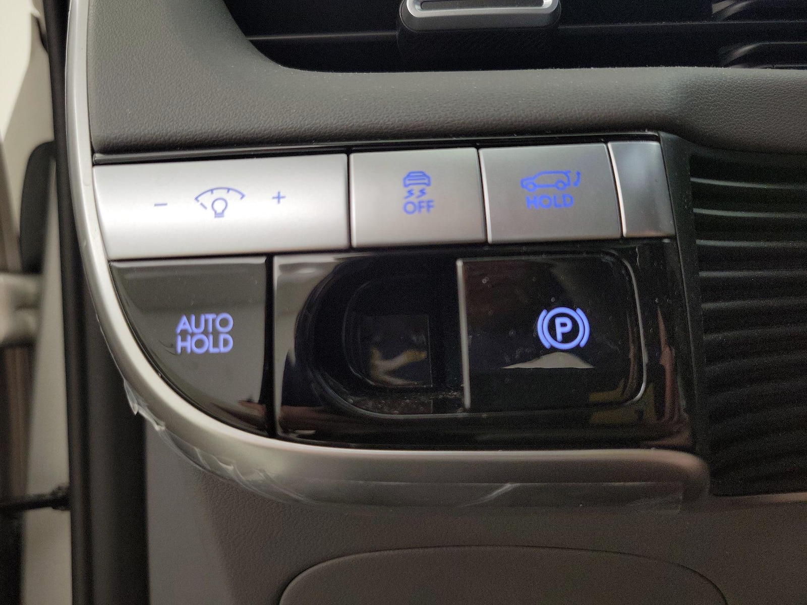 2024 Hyundai IONIQ 5 Limited - Photo 14
