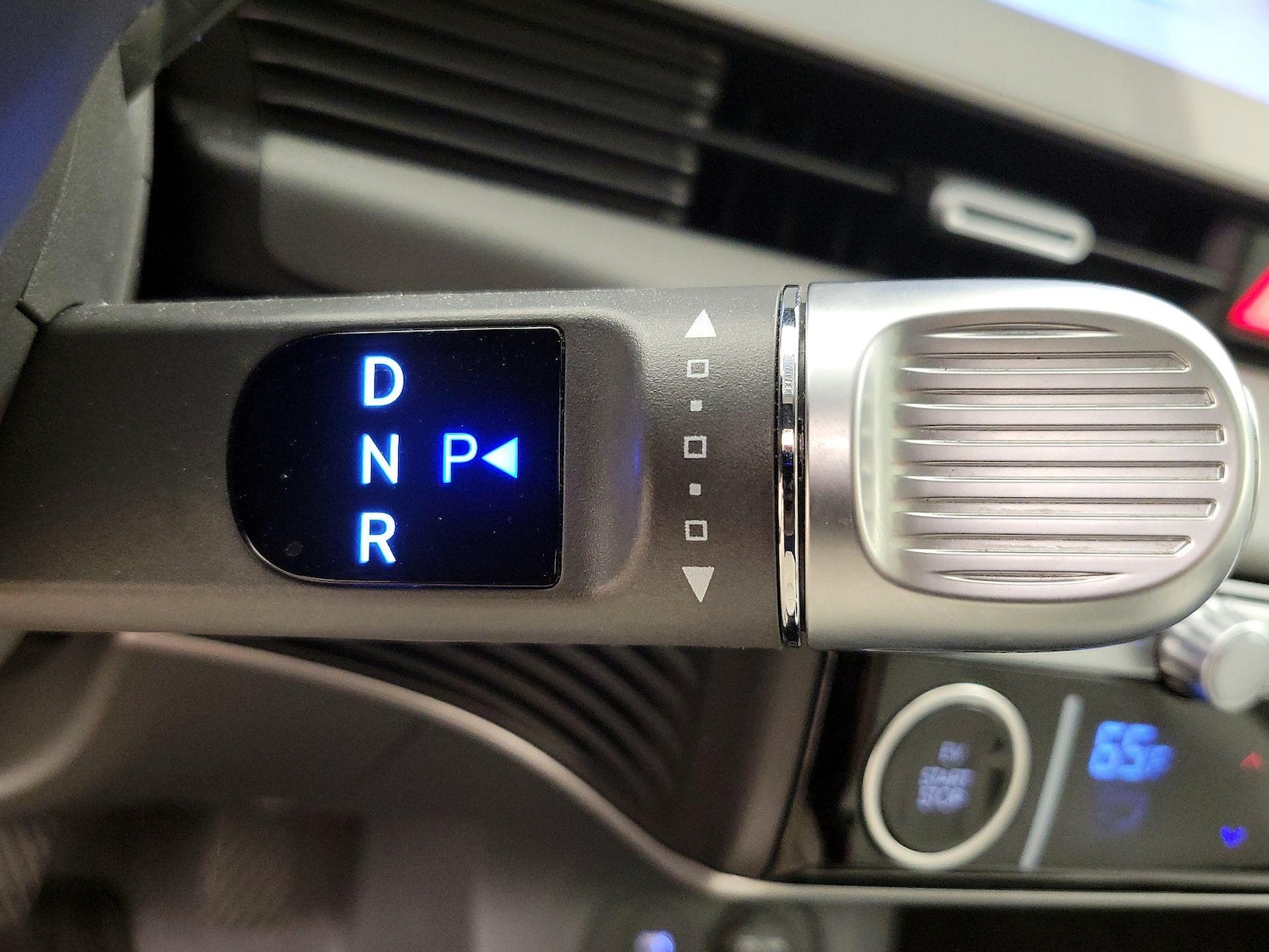 2024 Hyundai IONIQ 5 Limited - Photo 19