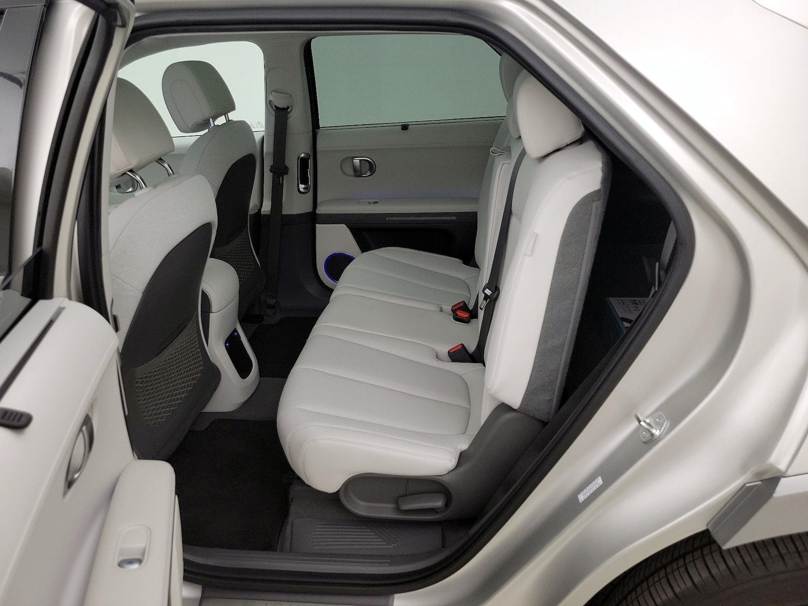 2024 Hyundai IONIQ 5 Limited - Photo 22