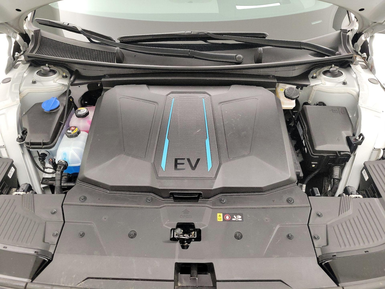 2024 Hyundai IONIQ 5 Limited - Photo 25