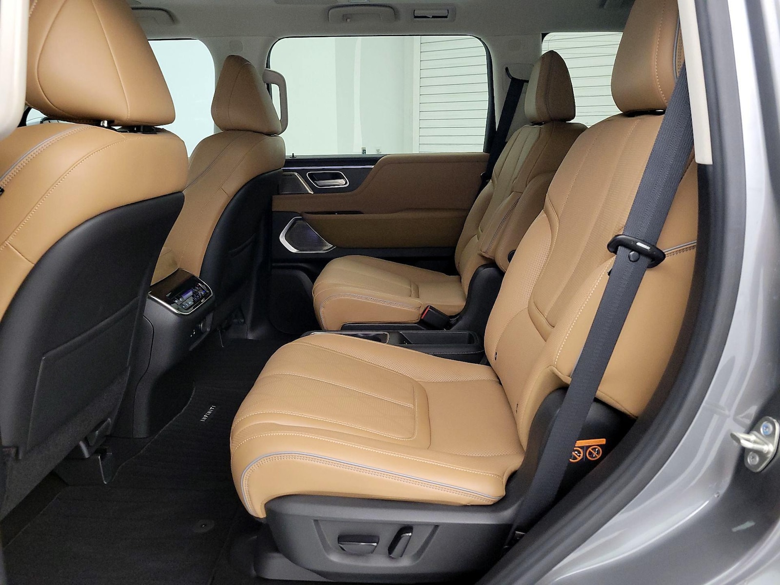 2025 INFINITI QX80 Sensory 4WD - Photo 22