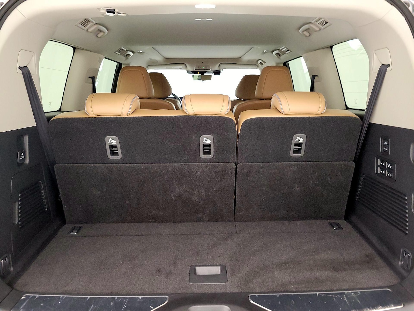 2025 INFINITI QX80 Sensory 4WD - Photo 24