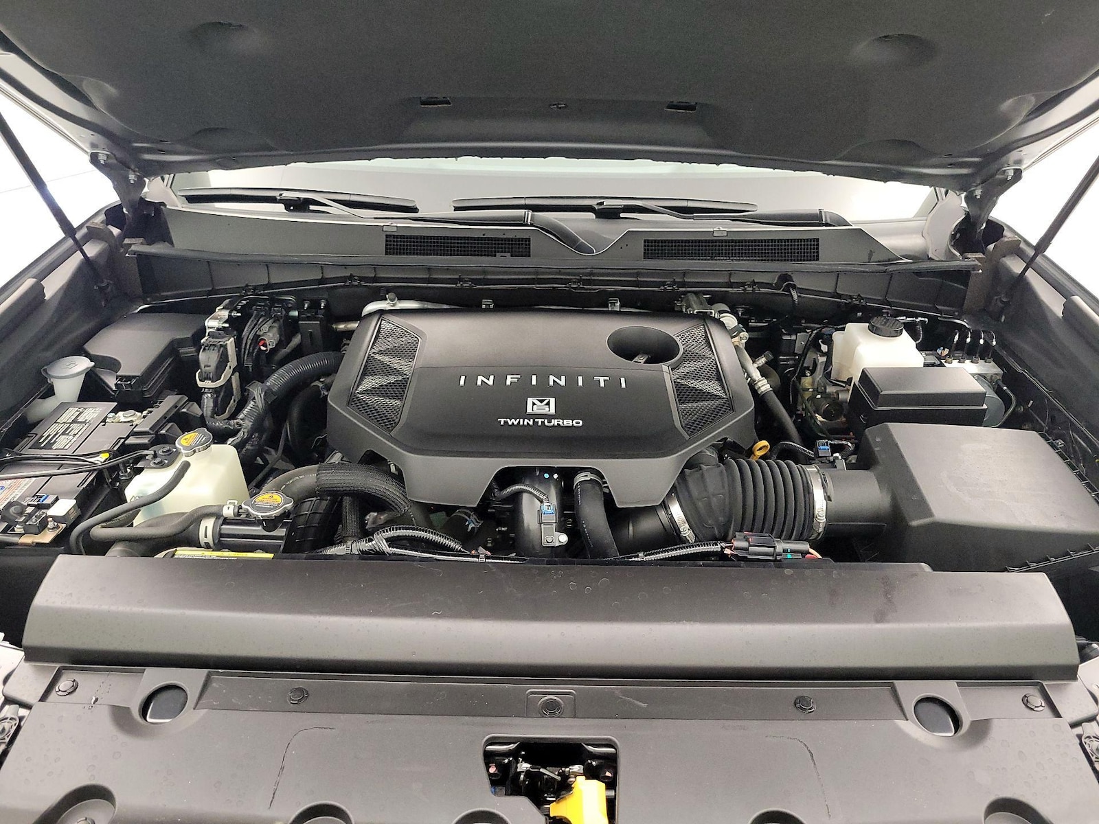2025 INFINITI QX80 Sensory 4WD - Photo 26