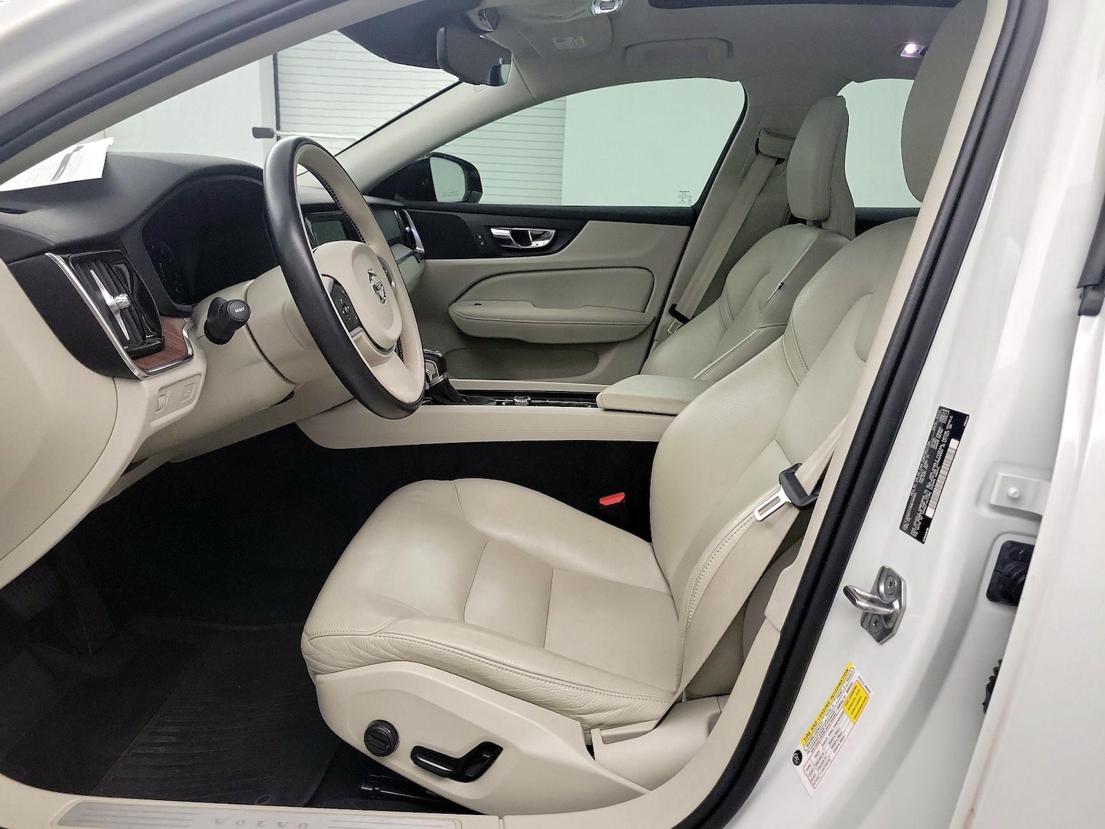 2021 Volvo S60 Momentum - Photo 10