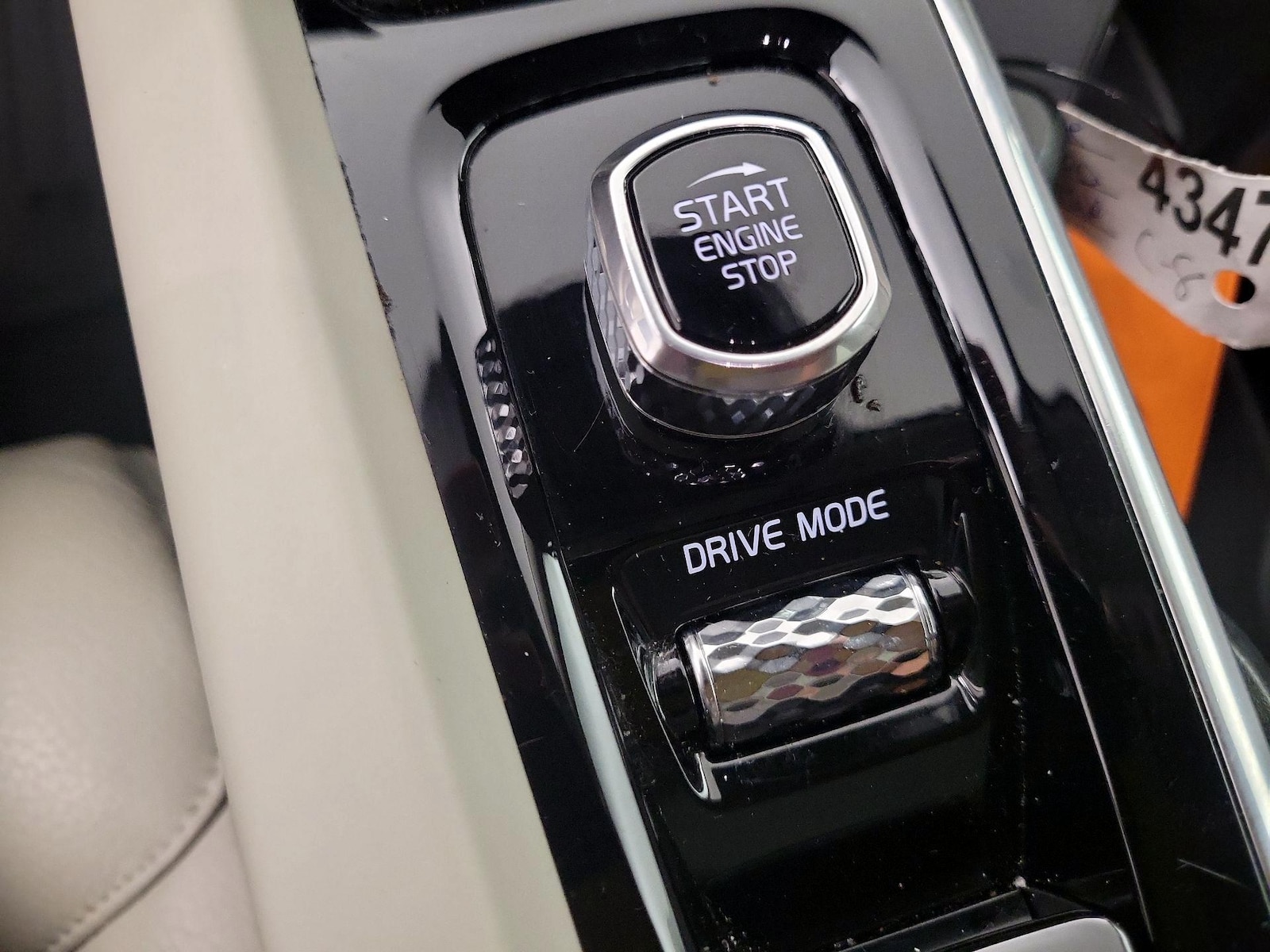 2021 Volvo S60 Momentum - Photo 17
