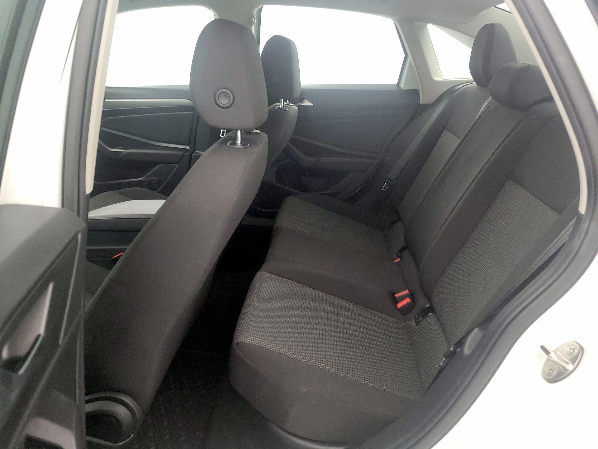 Thumbnail: 2019 Volkswagen Jetta - 19