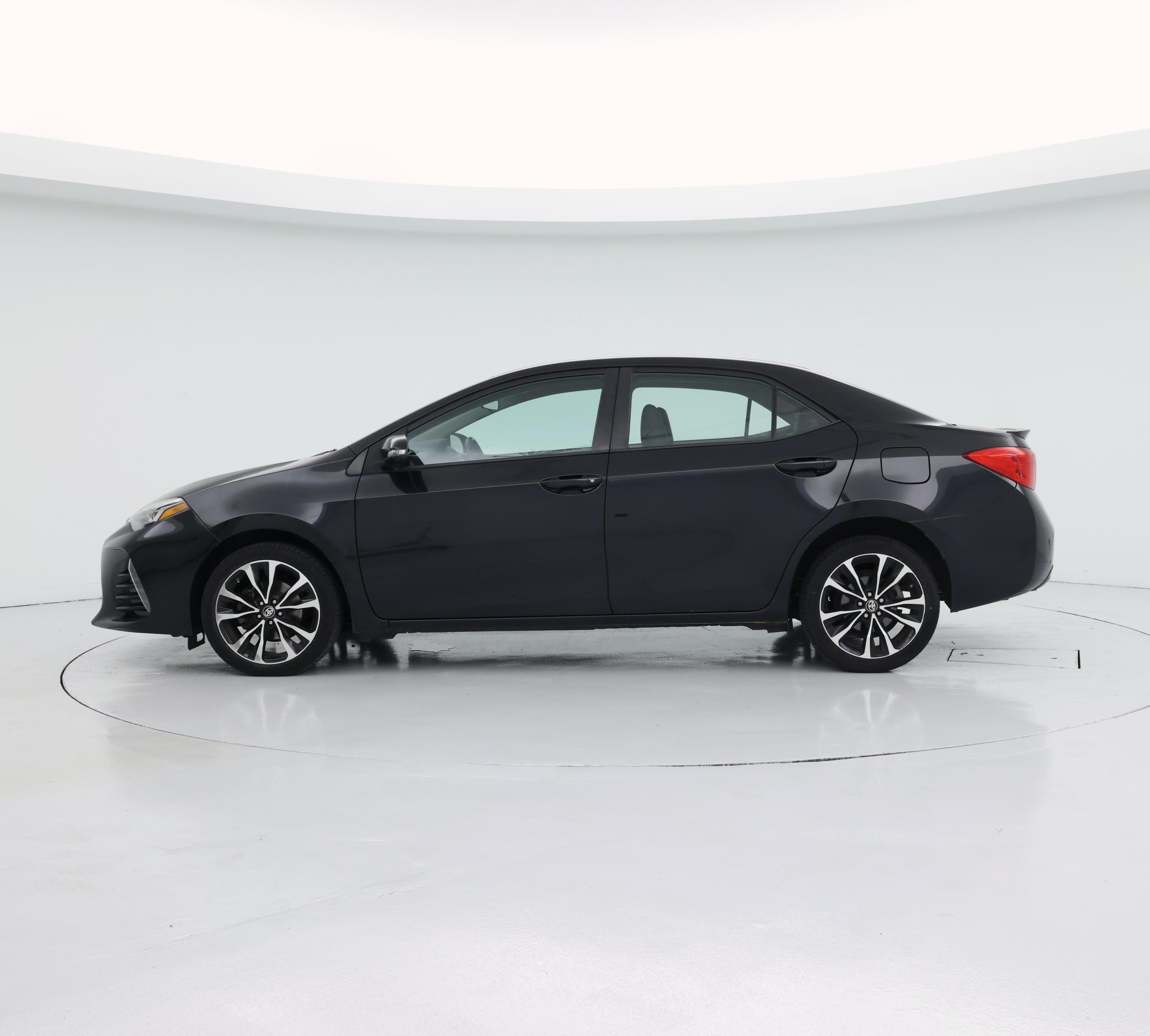 Thumbnail: 2017 Toyota Corolla - 3