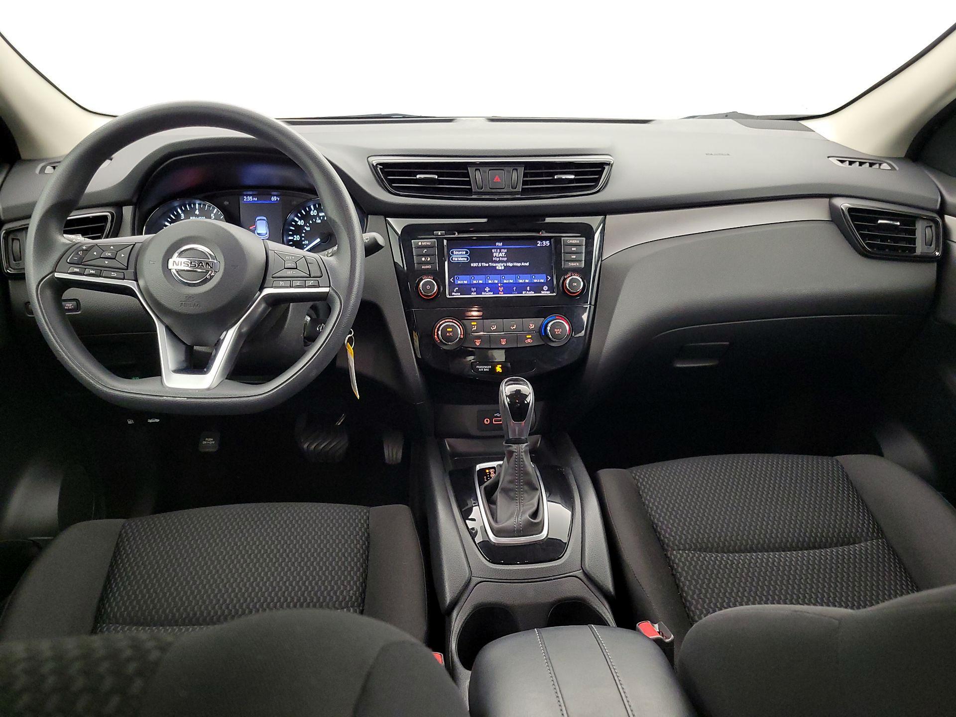 Thumbnail: 2020 Nissan Rogue Sport - 9