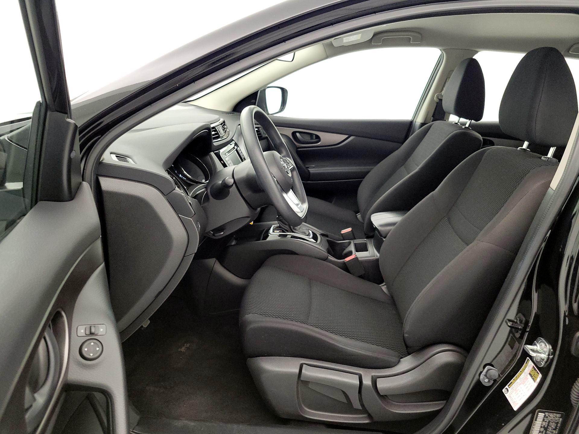 Thumbnail: 2020 Nissan Rogue Sport - 11