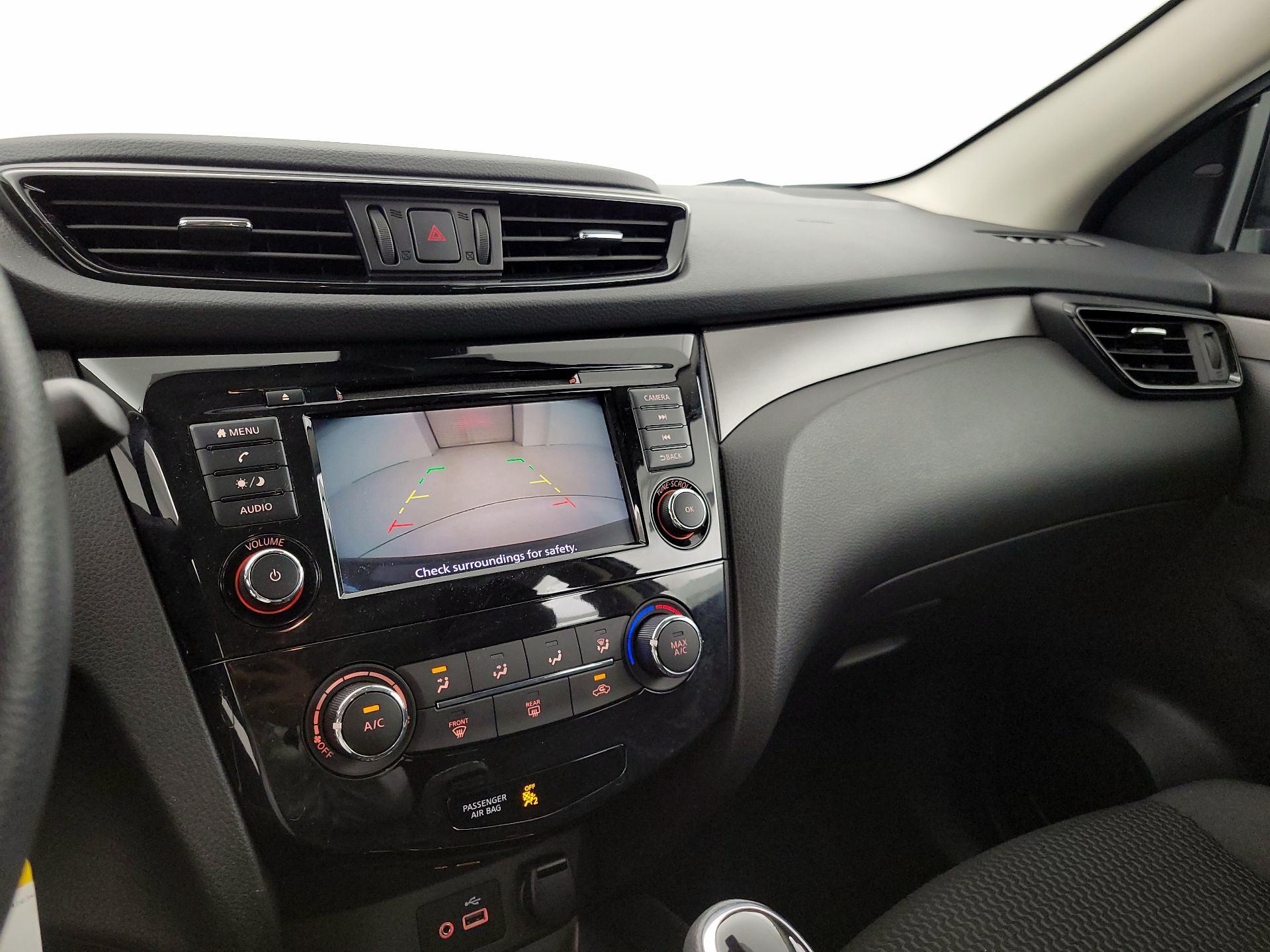 Thumbnail: 2020 Nissan Rogue Sport - 14