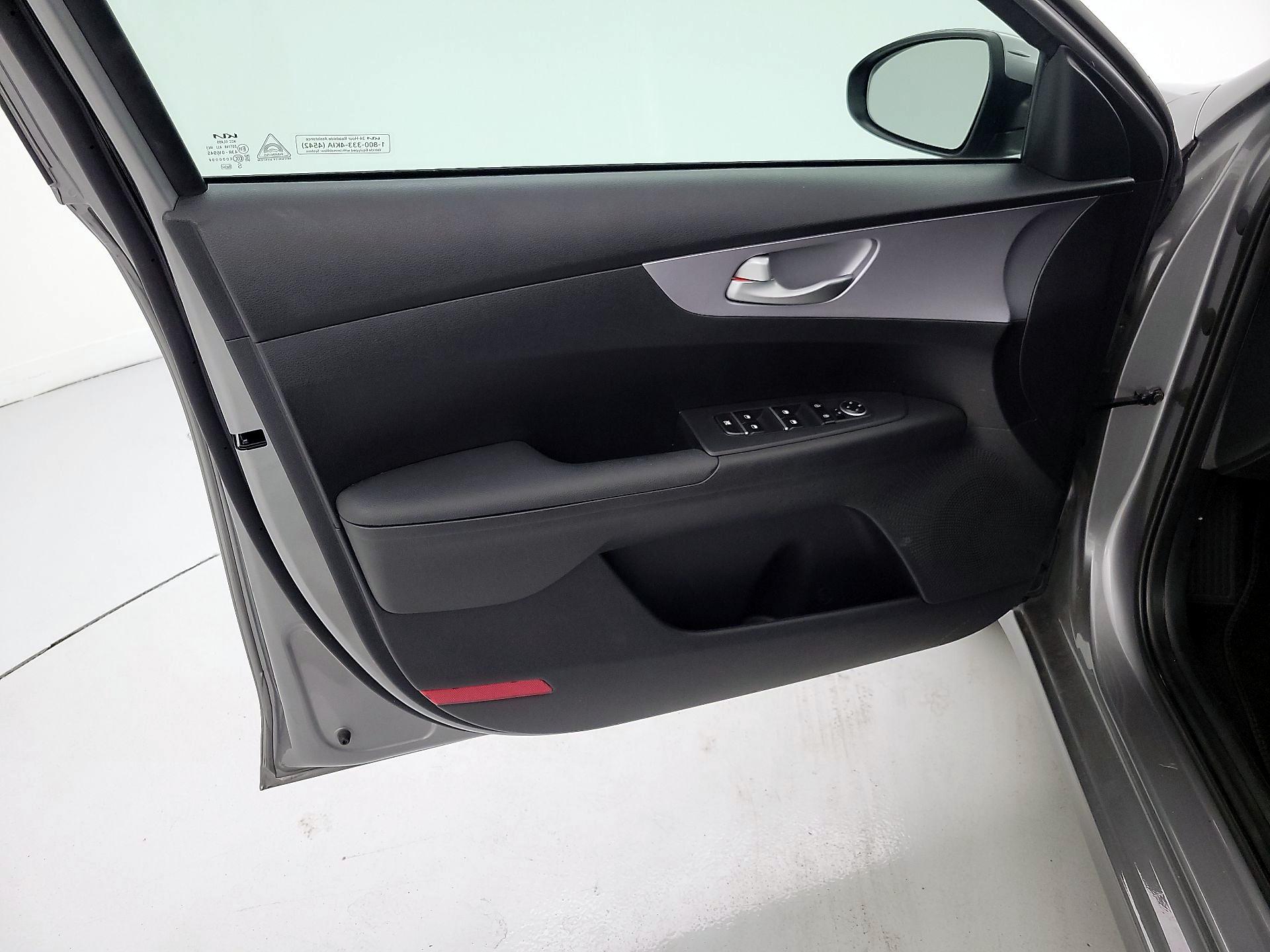 Thumbnail: 2024 Kia Forte - 12