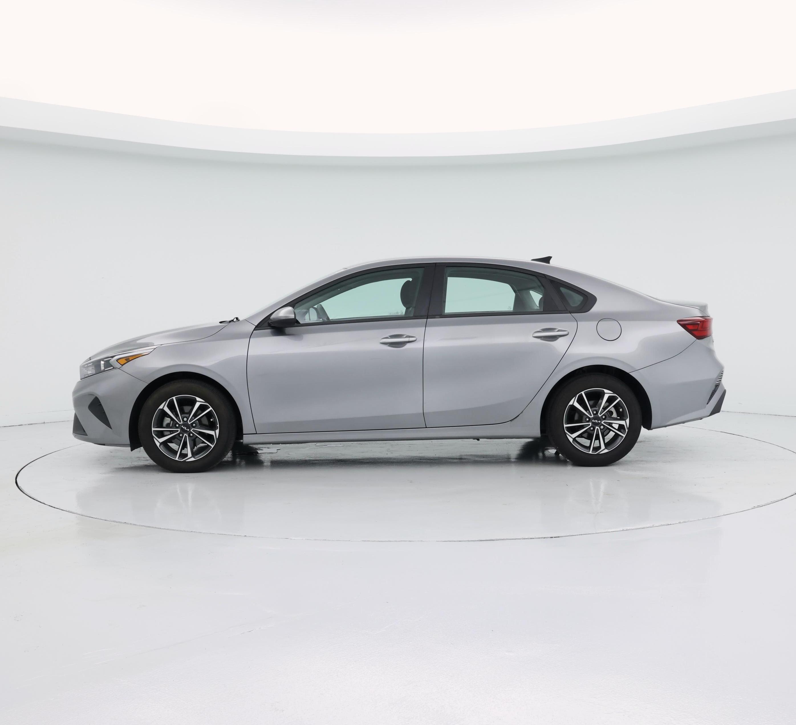 Thumbnail: 2024 Kia Forte - 3