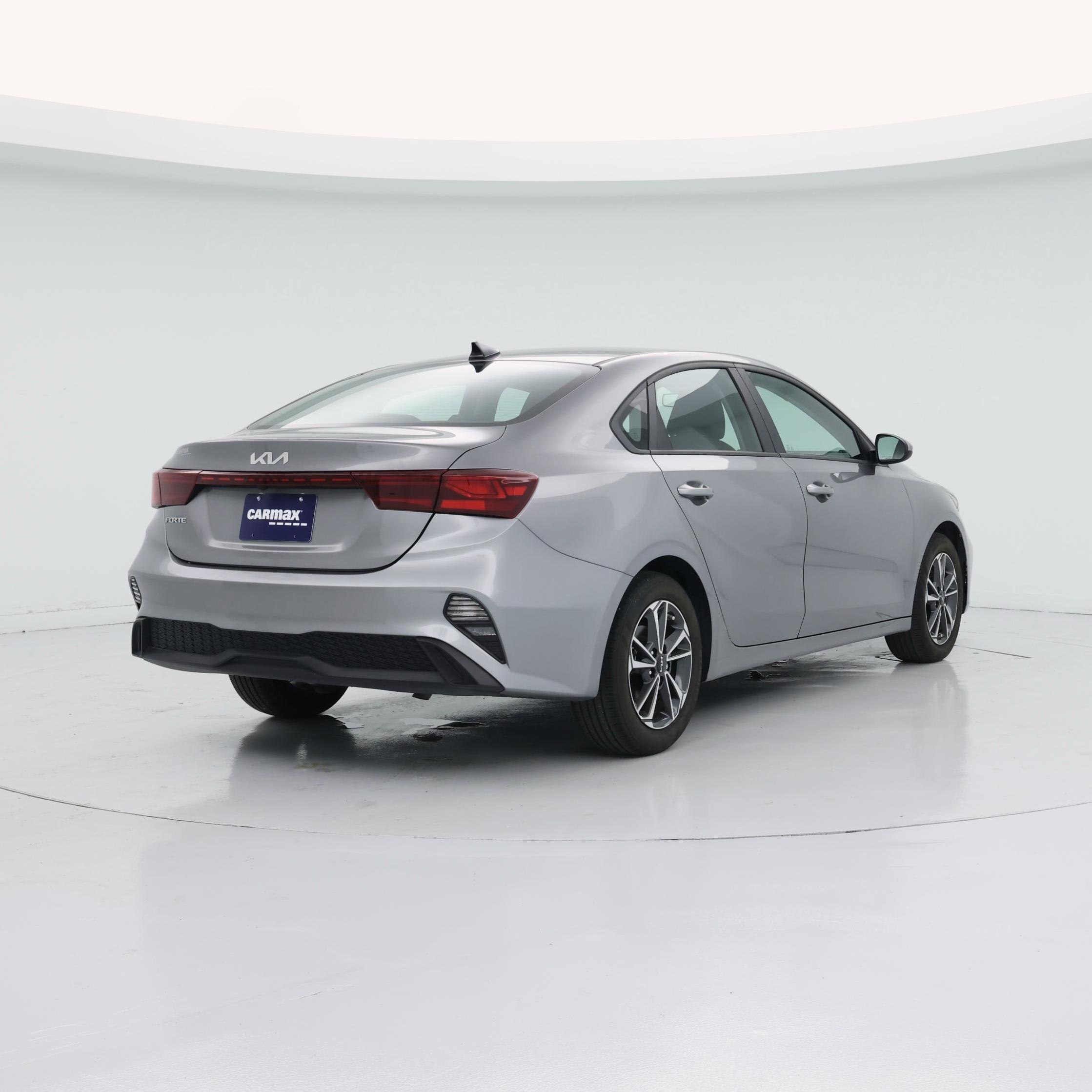 Thumbnail: 2024 Kia Forte - 8