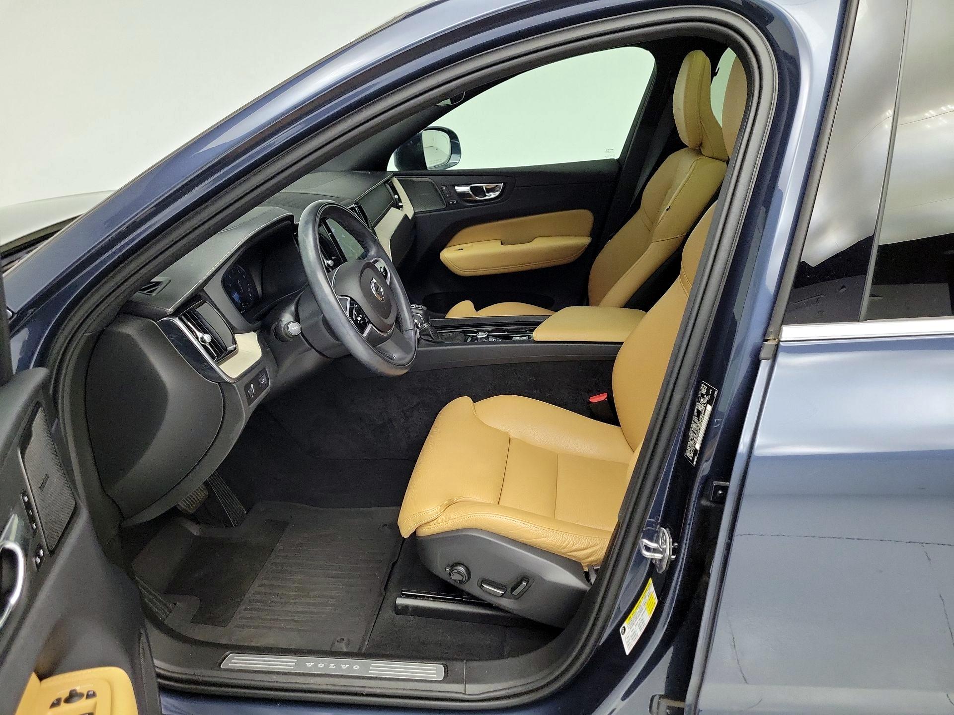 Thumbnail: 2019 Volvo XC60 - 11