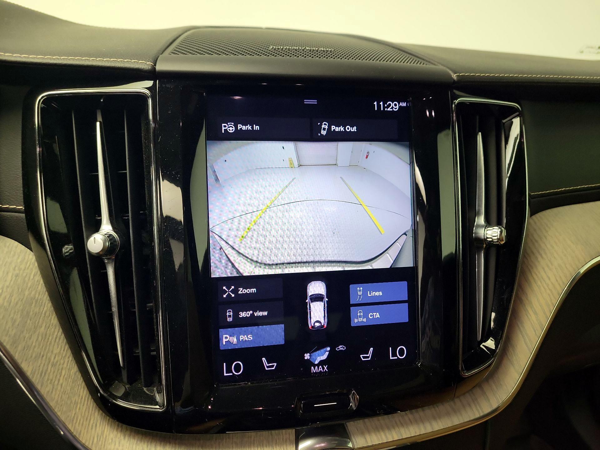 Thumbnail: 2019 Volvo XC60 - 15