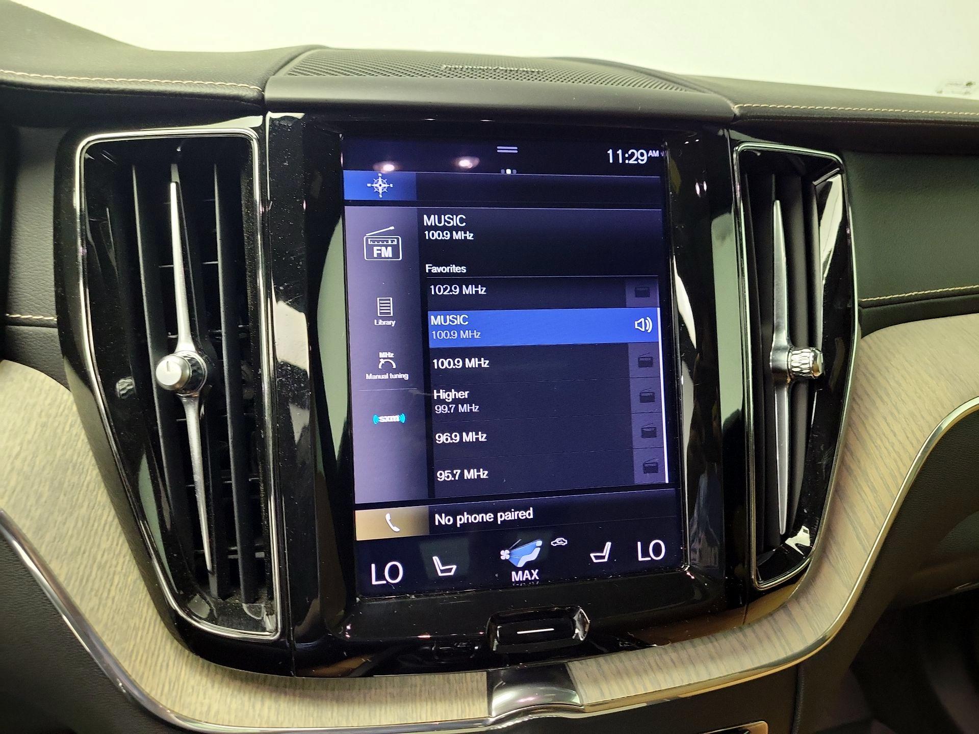 Thumbnail: 2019 Volvo XC60 - 16