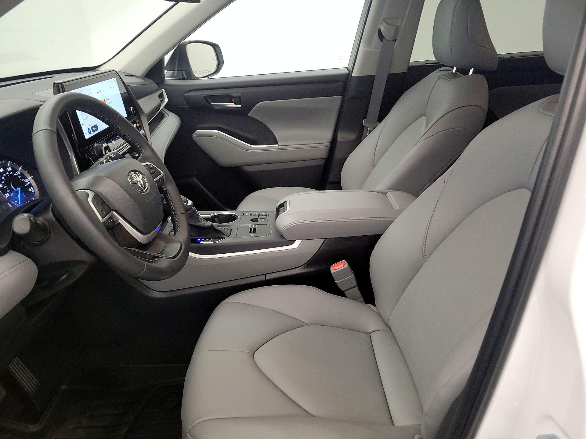 Thumbnail: 2026 Toyota Highlander - 11