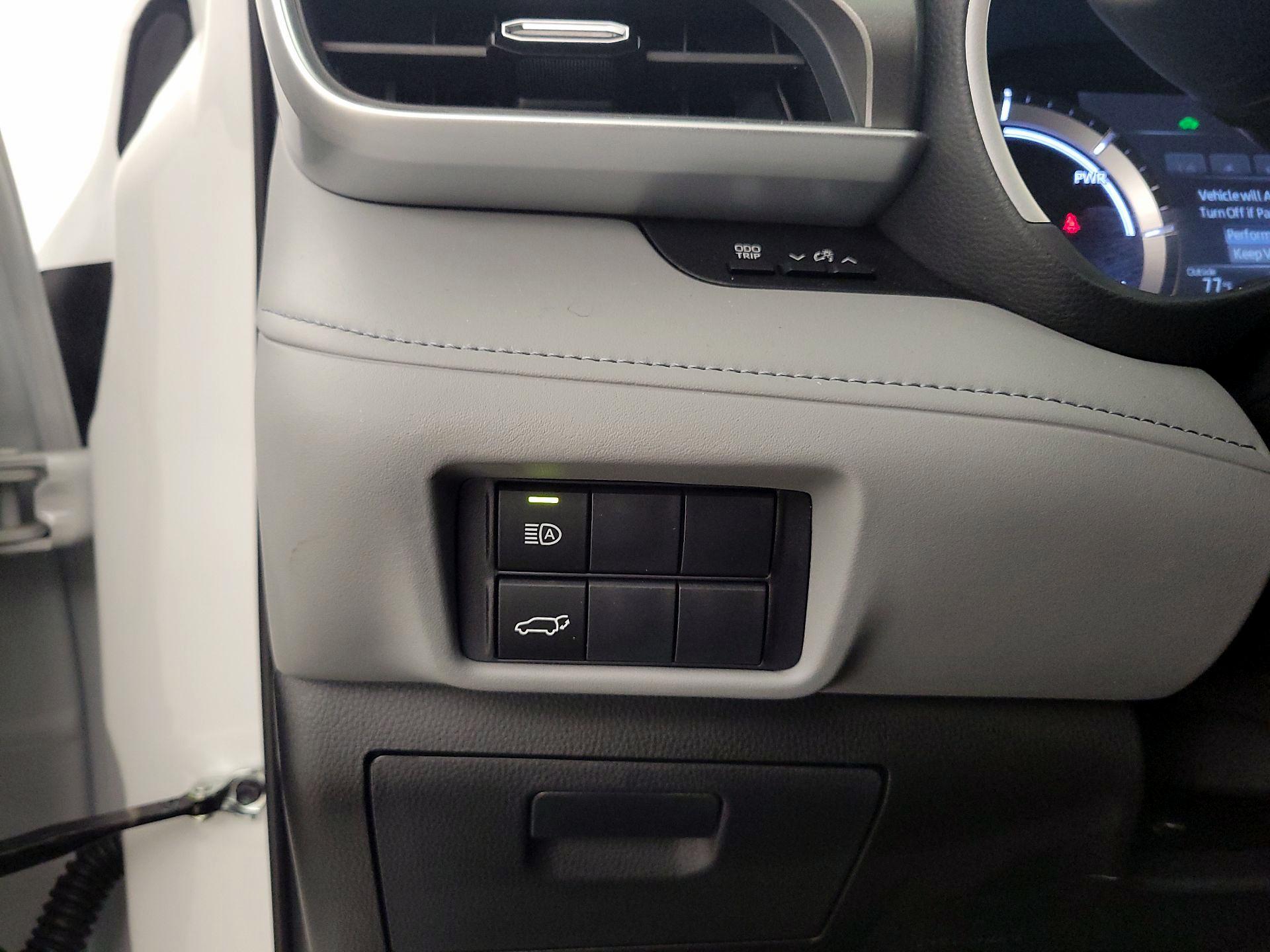 Thumbnail: 2026 Toyota Highlander - 13