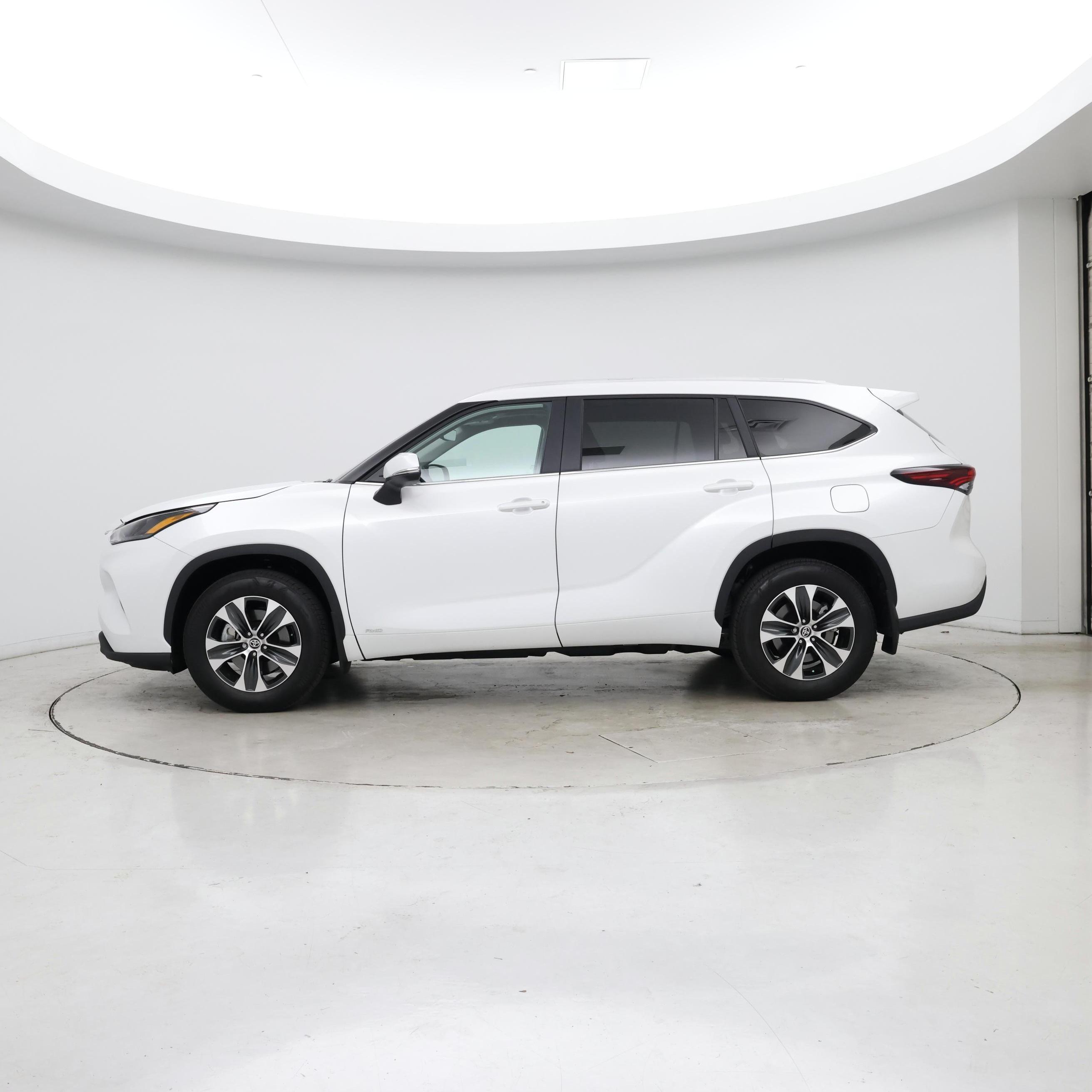 Thumbnail: 2026 Toyota Highlander - 3