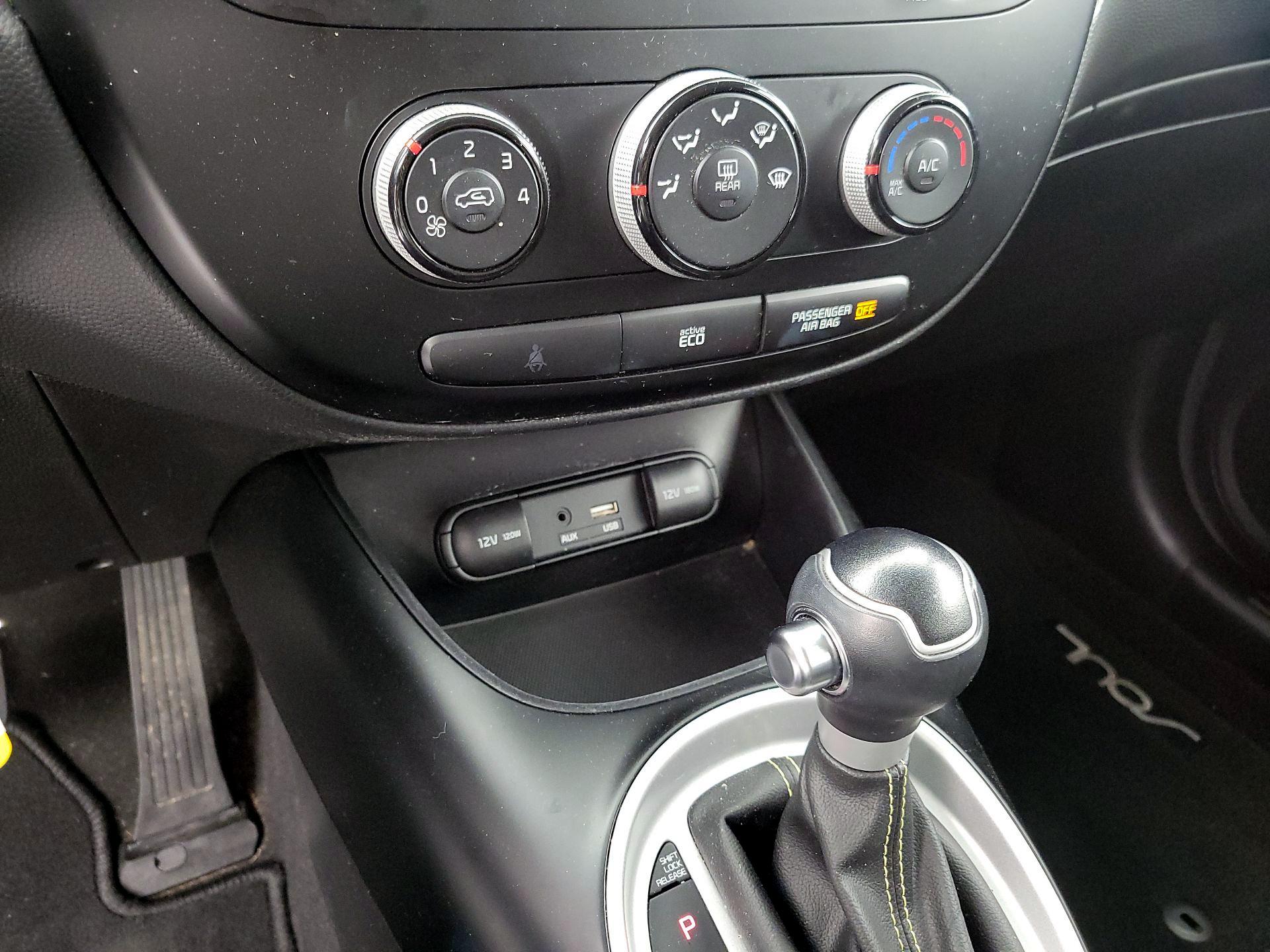 Thumbnail: 2016 Kia Soul - 16