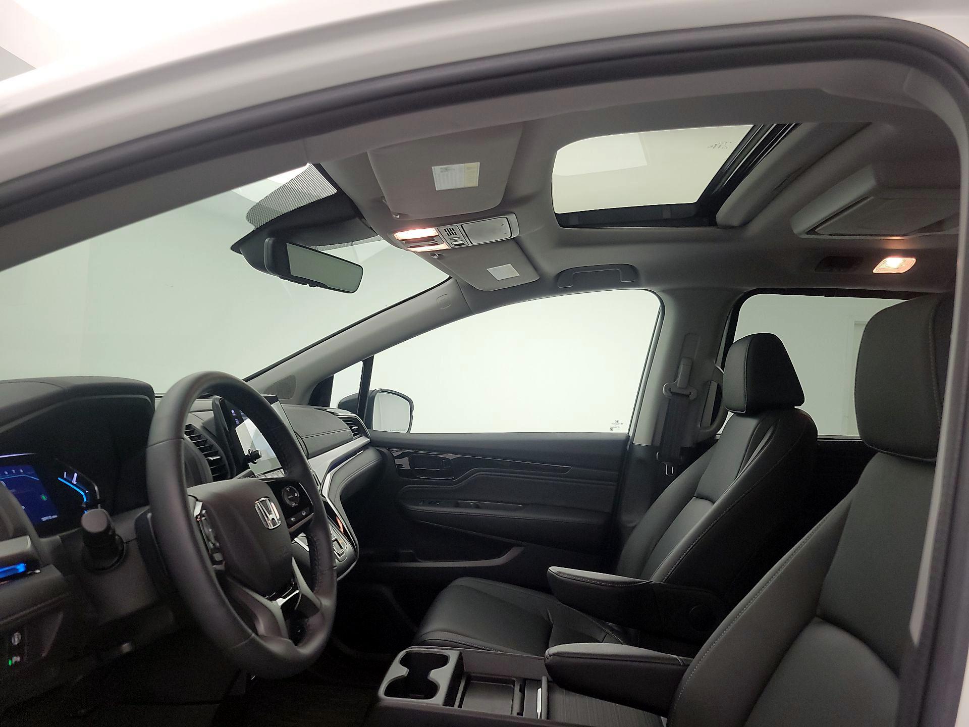 Thumbnail: 2023 Honda Odyssey - 20