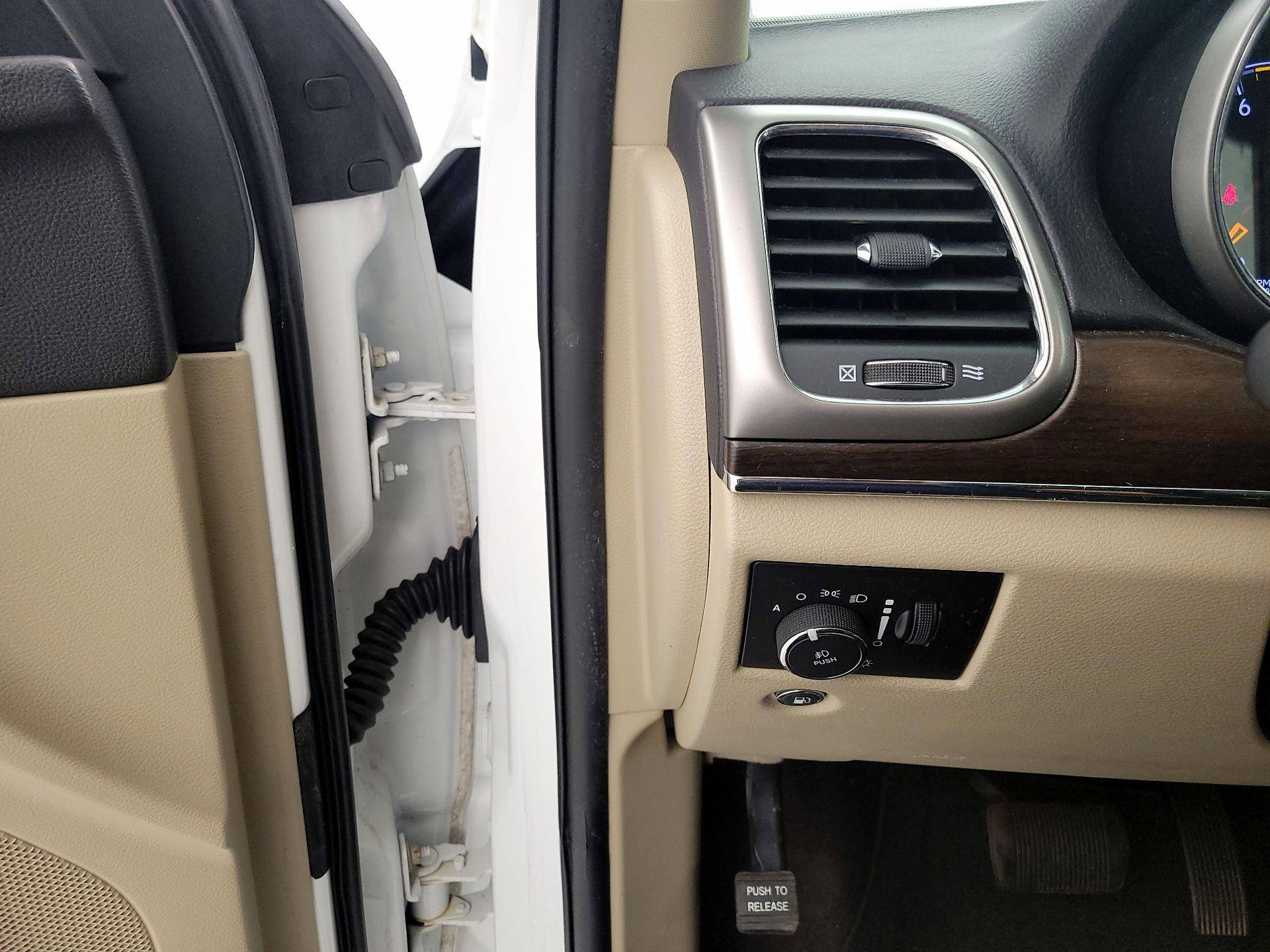 Thumbnail: 2018 Jeep Grand Cherokee - 13