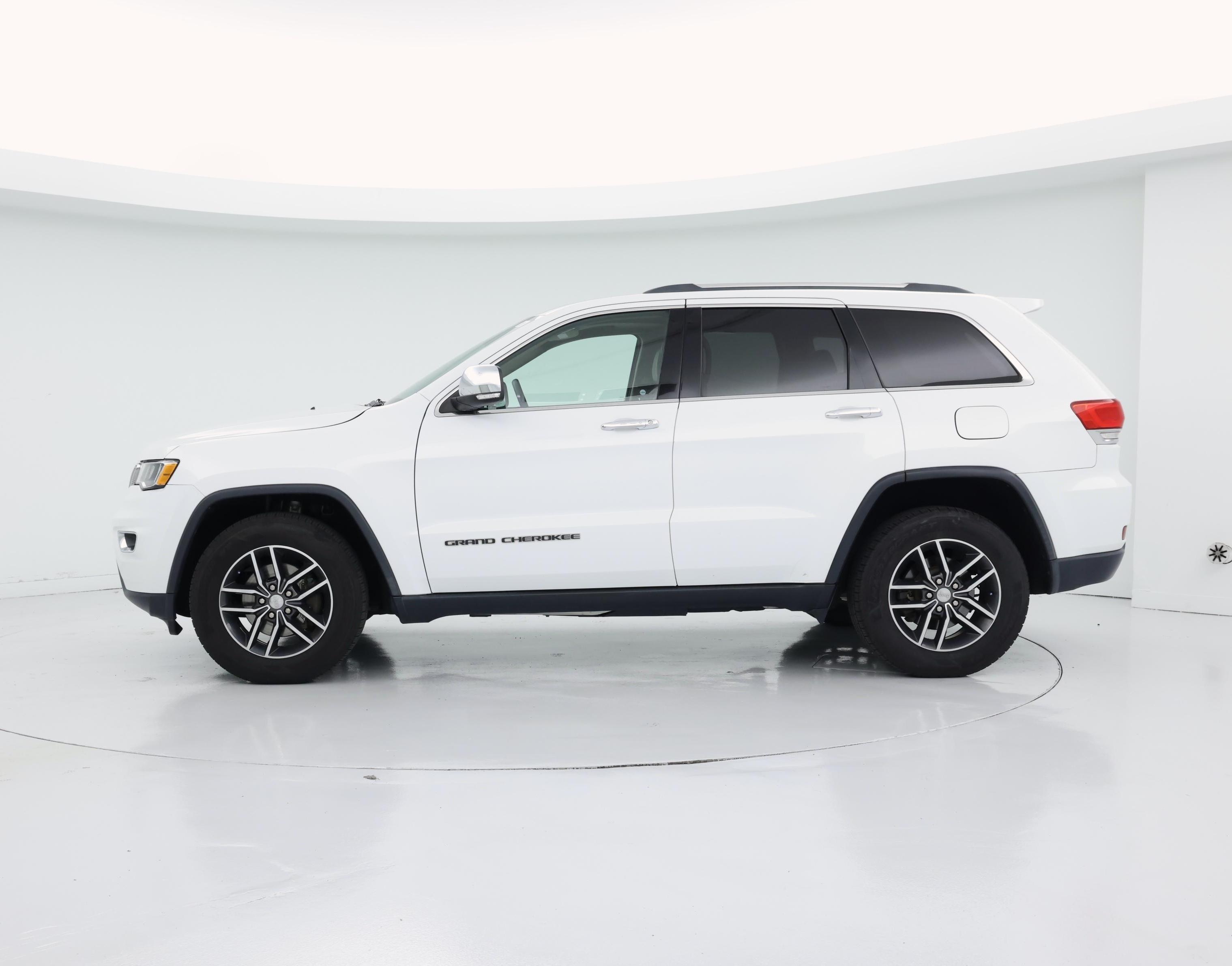 Thumbnail: 2018 Jeep Grand Cherokee - 3