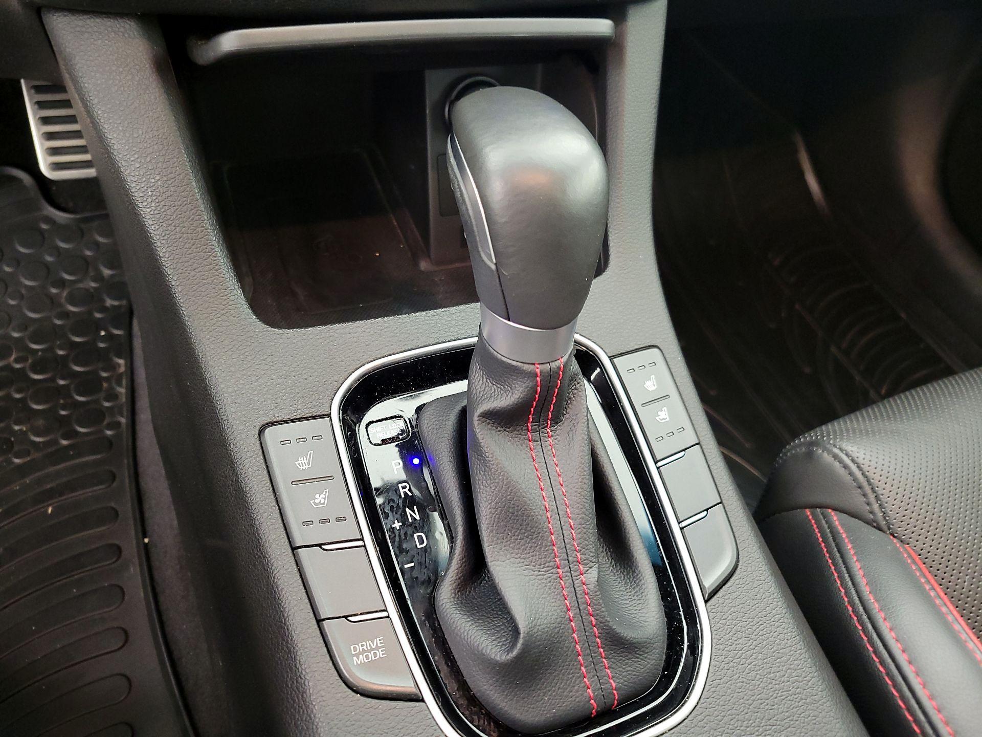 Thumbnail: 2018 Hyundai Elantra - 18