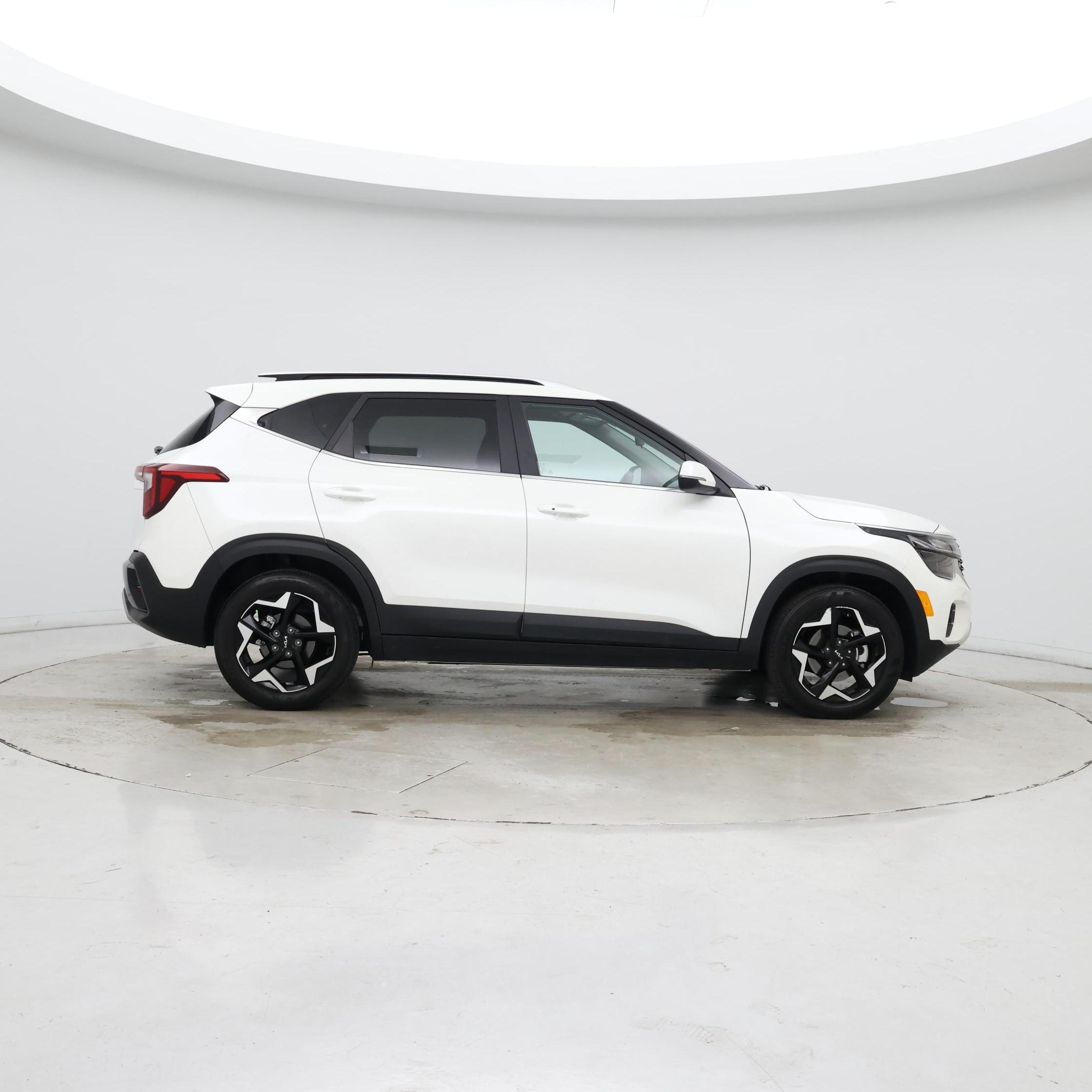 Thumbnail: 2024 Kia Seltos - 7