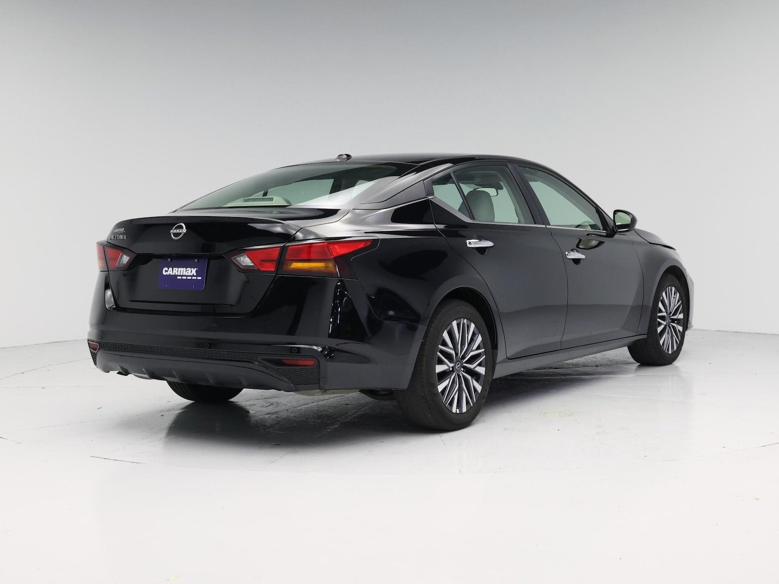 2025 Nissan Altima SV - Photo 9