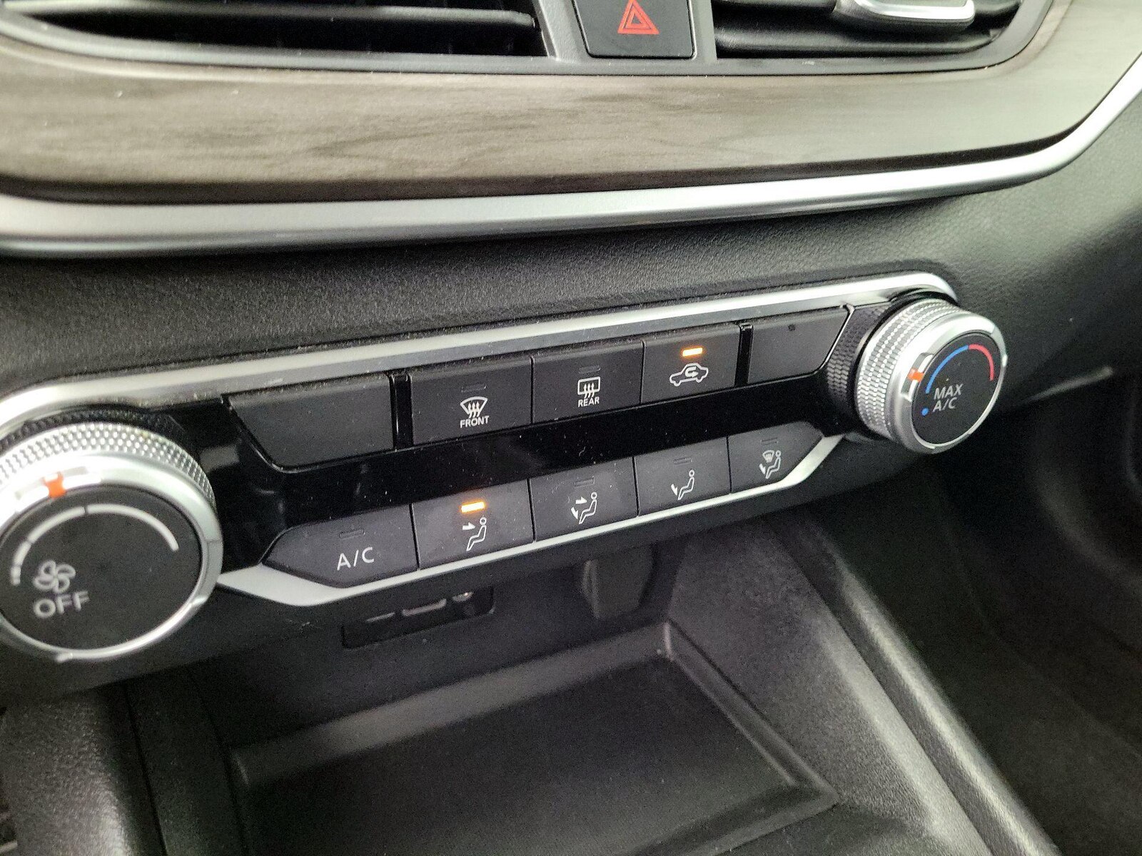 2025 Nissan Altima SV - Photo 17