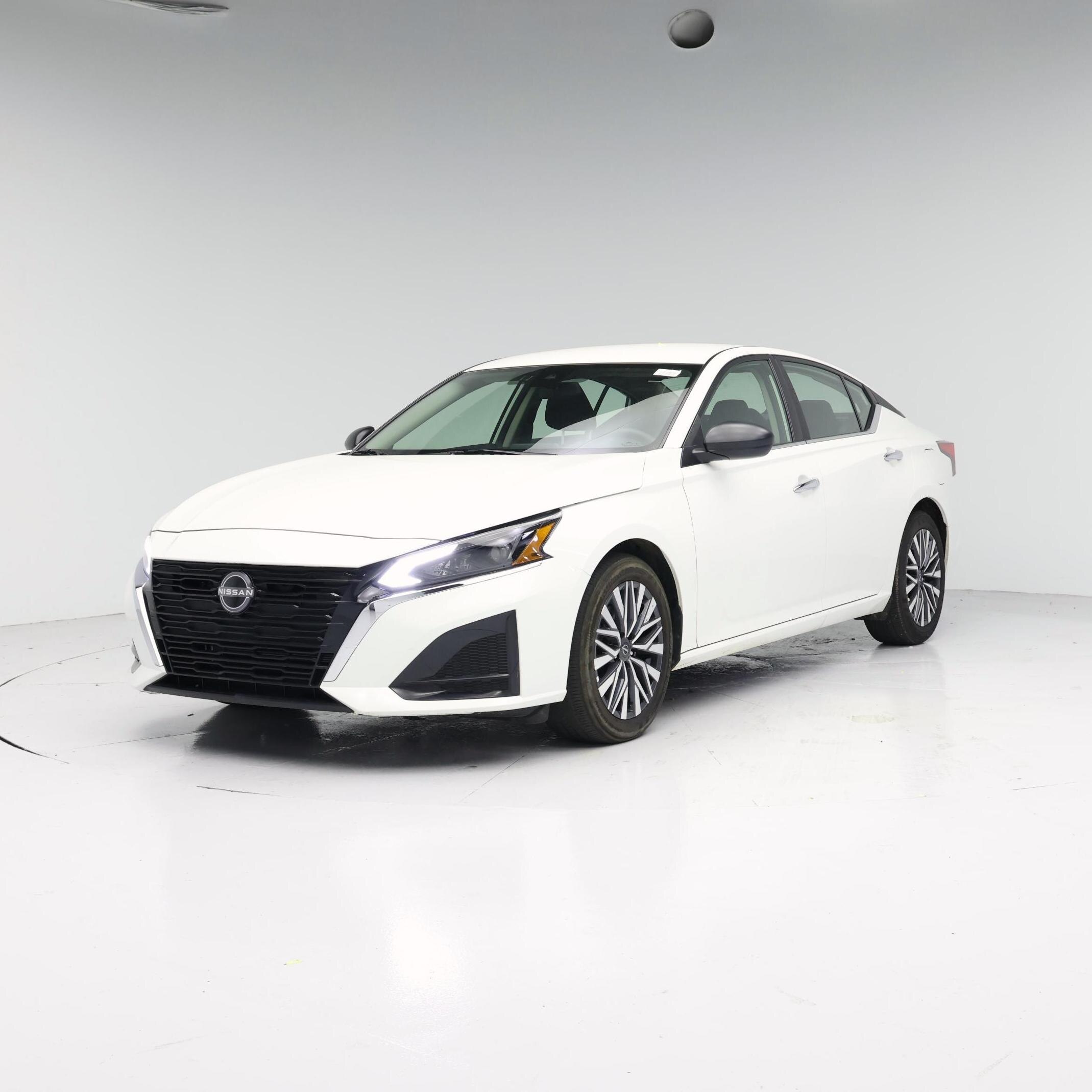 Thumbnail: 2025 Nissan Altima - 4