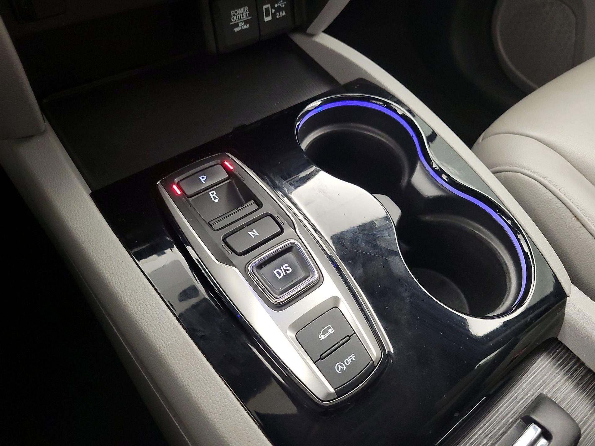 Thumbnail: 2019 Honda Pilot - 17