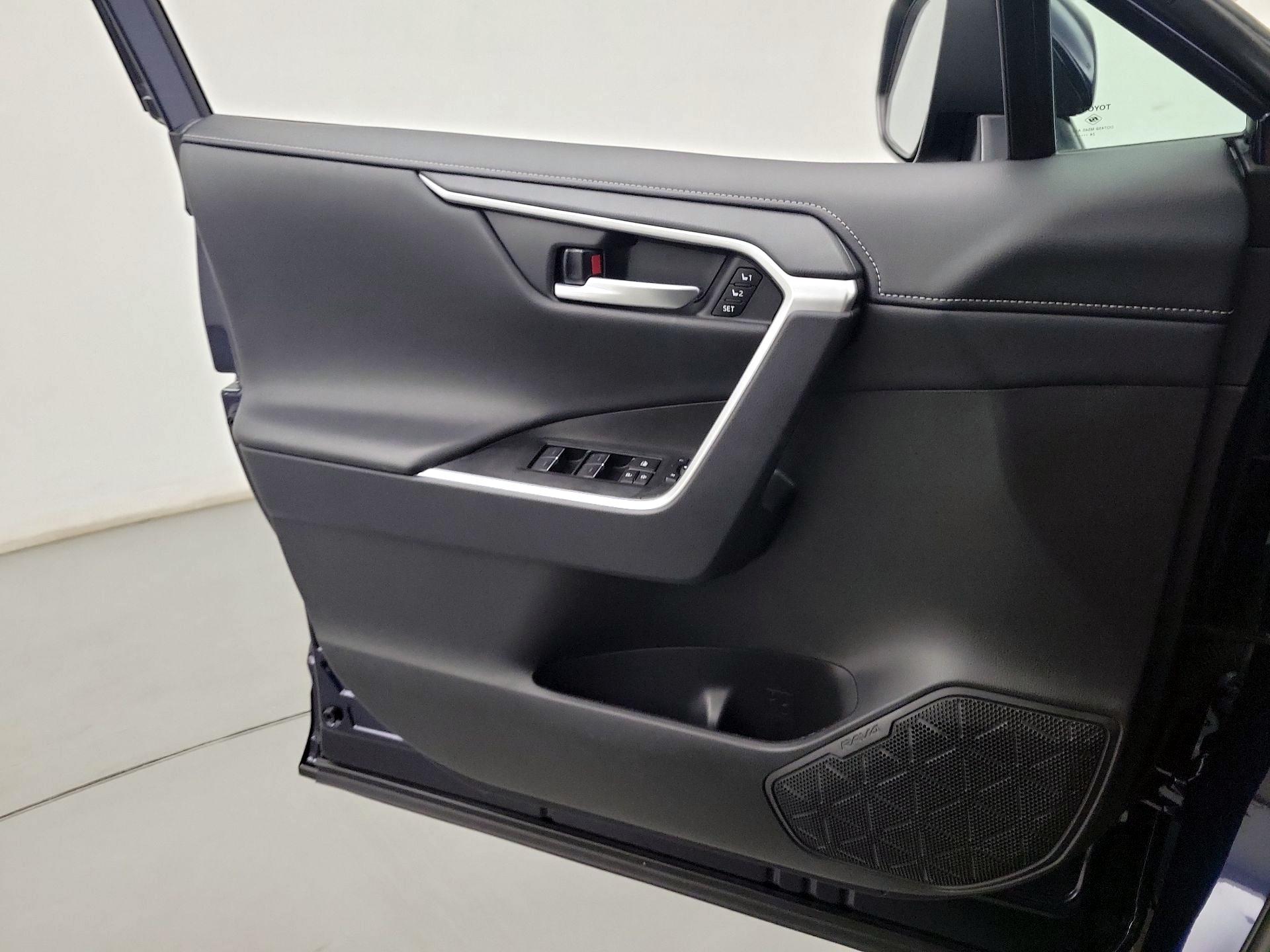 Thumbnail: 2025 Toyota RAV4 - 12