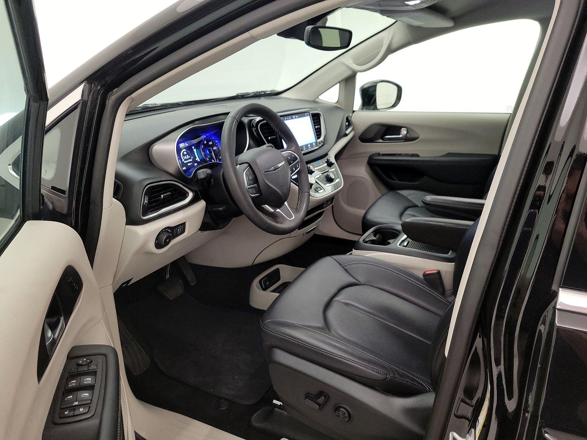 Thumbnail: 2024 Chrysler Pacifica - 11