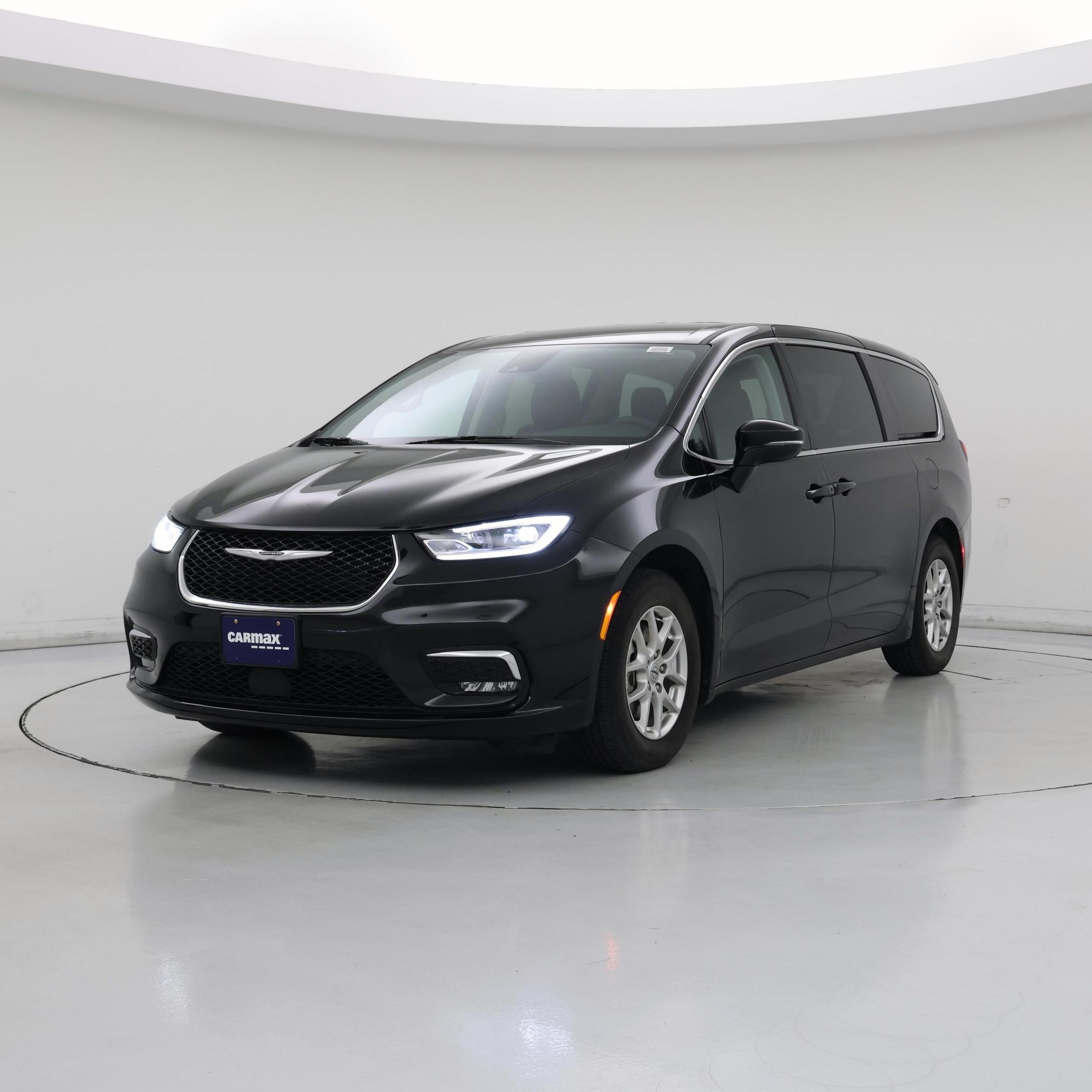 Thumbnail: 2024 Chrysler Pacifica - 4