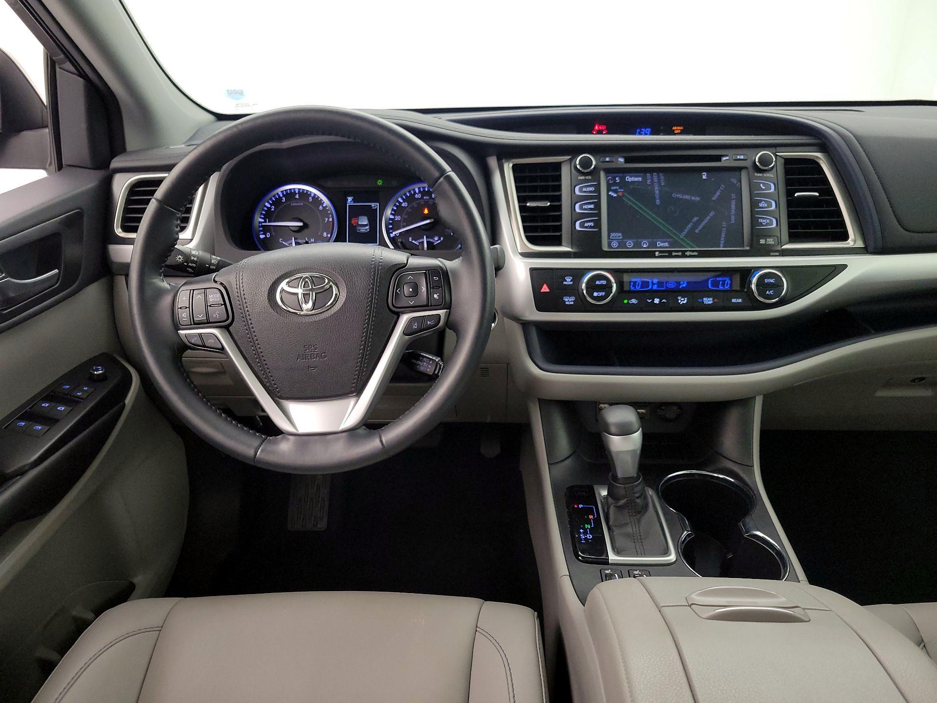 Thumbnail: 2019 Toyota Highlander - 10
