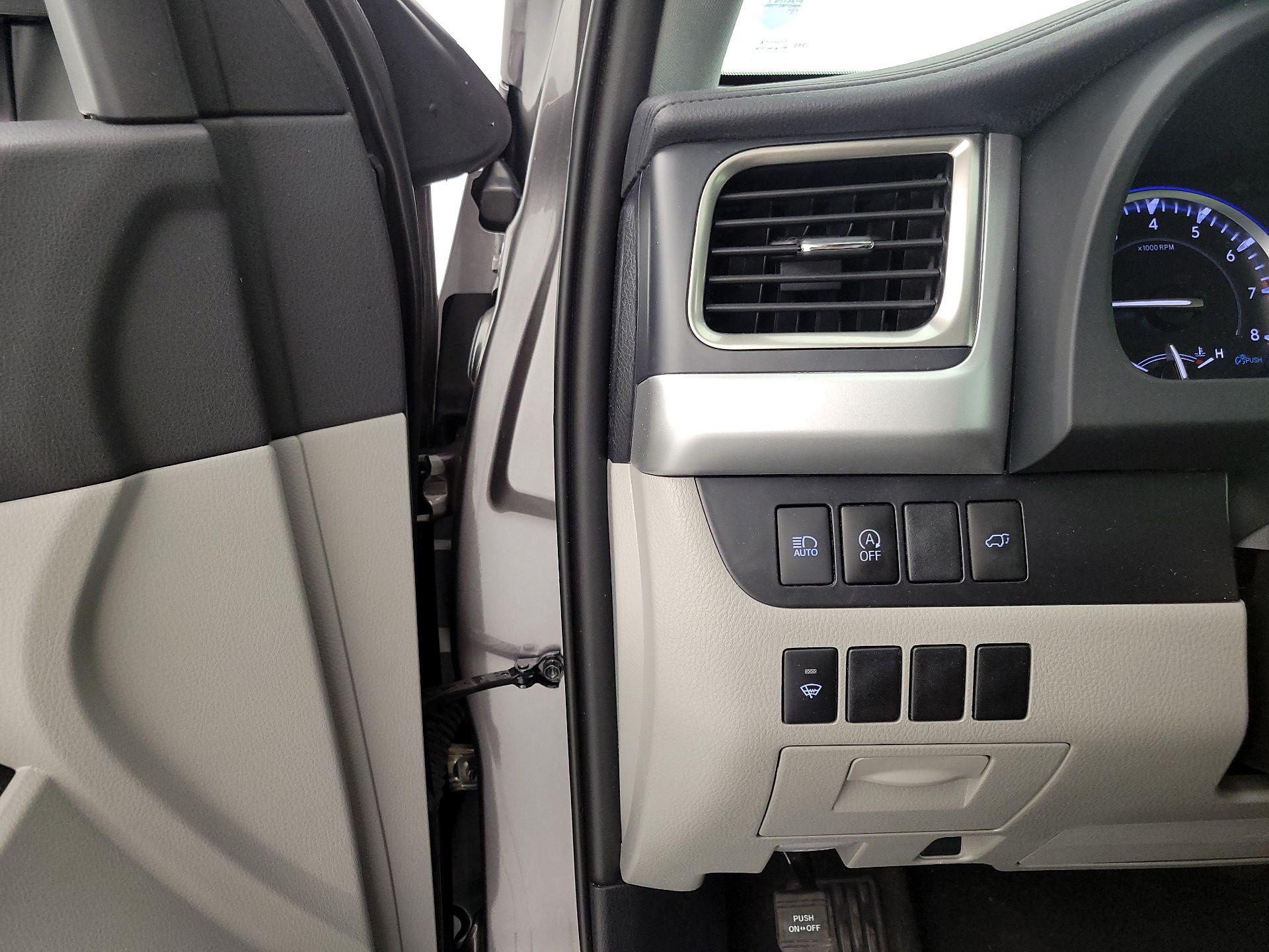 Thumbnail: 2019 Toyota Highlander - 13