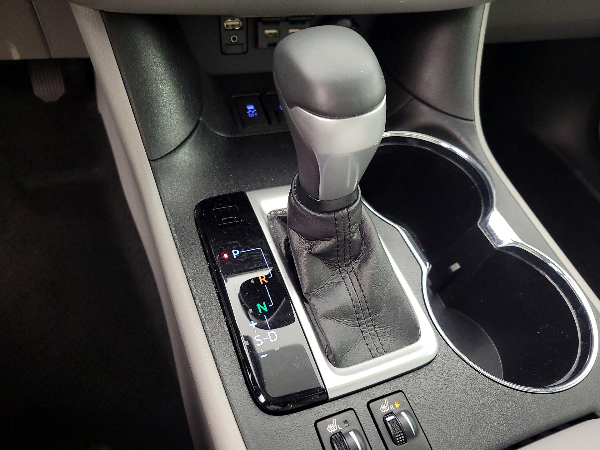 Thumbnail: 2019 Toyota Highlander - 18