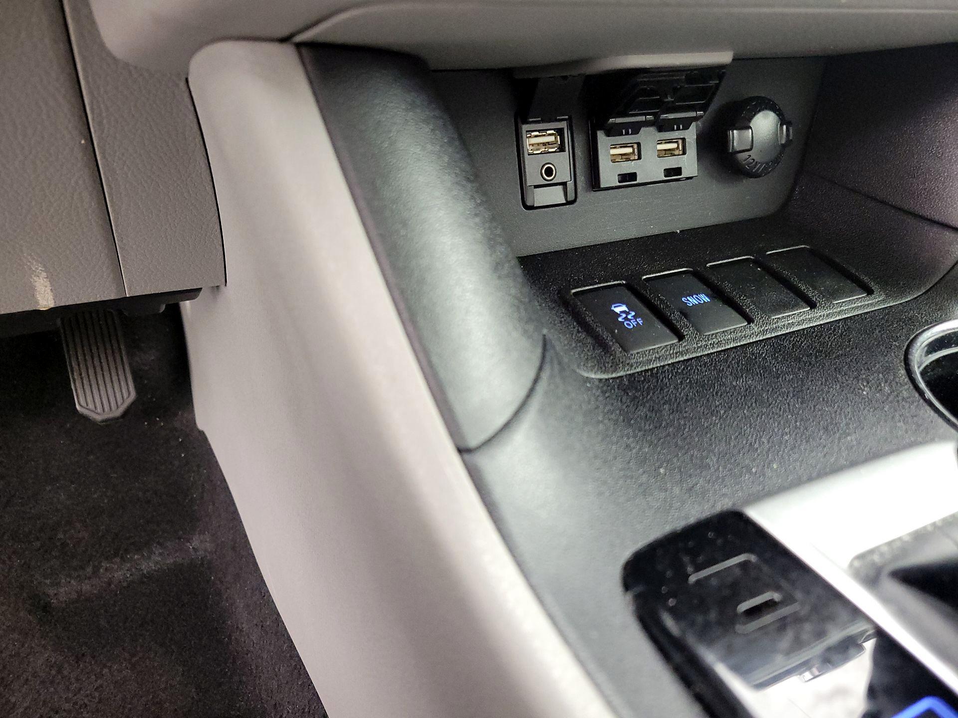 Thumbnail: 2019 Toyota Highlander - 19