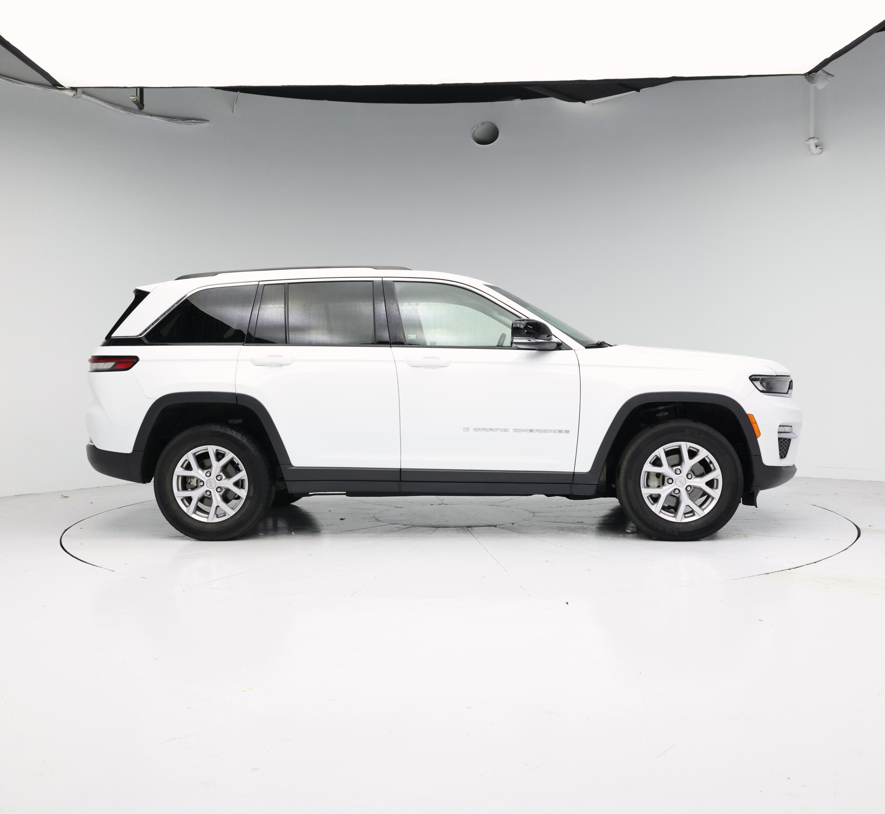 Thumbnail: 2022 Jeep Grand Cherokee - 7