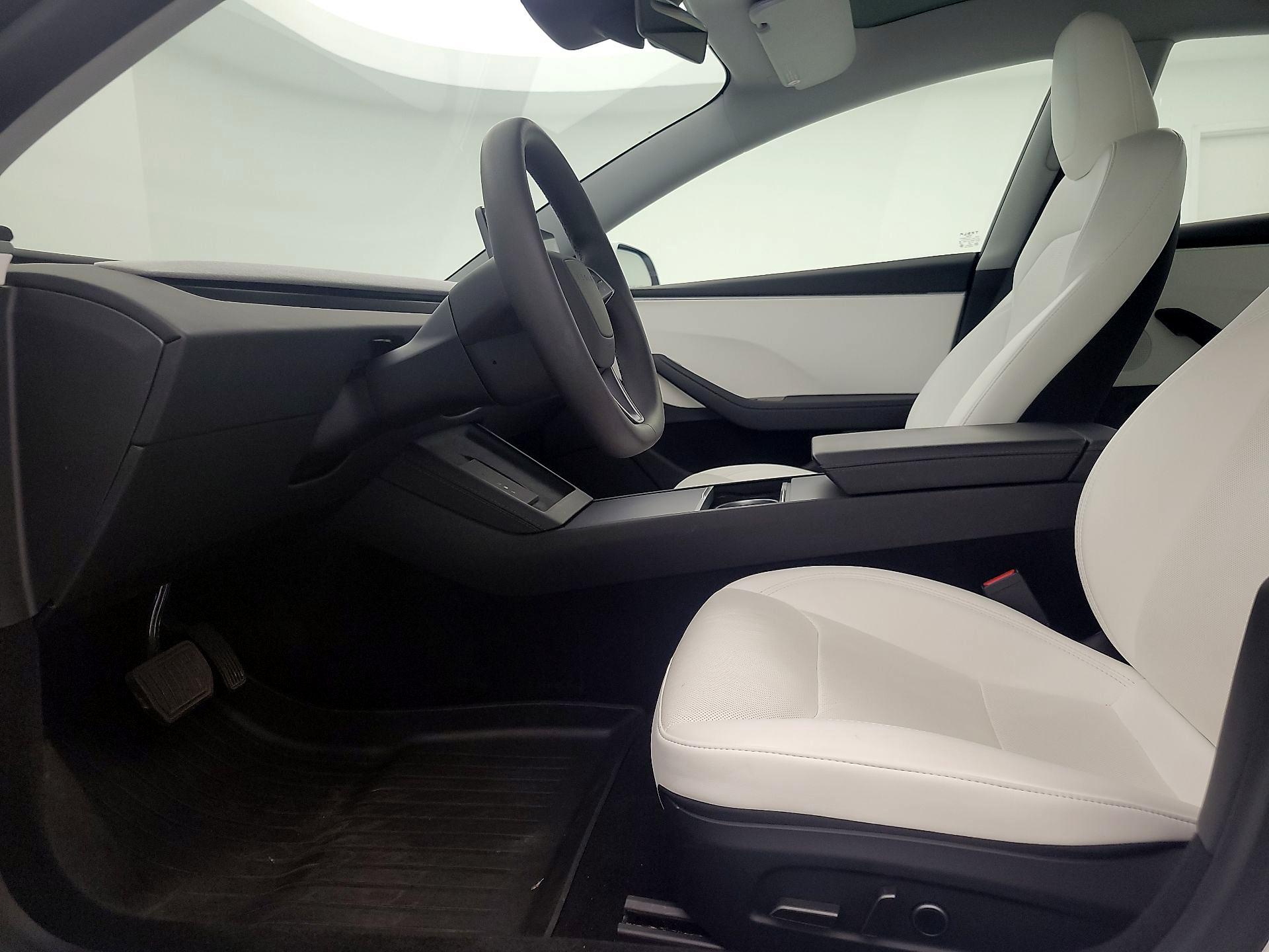 Thumbnail: 2024 Tesla Model 3 - 11