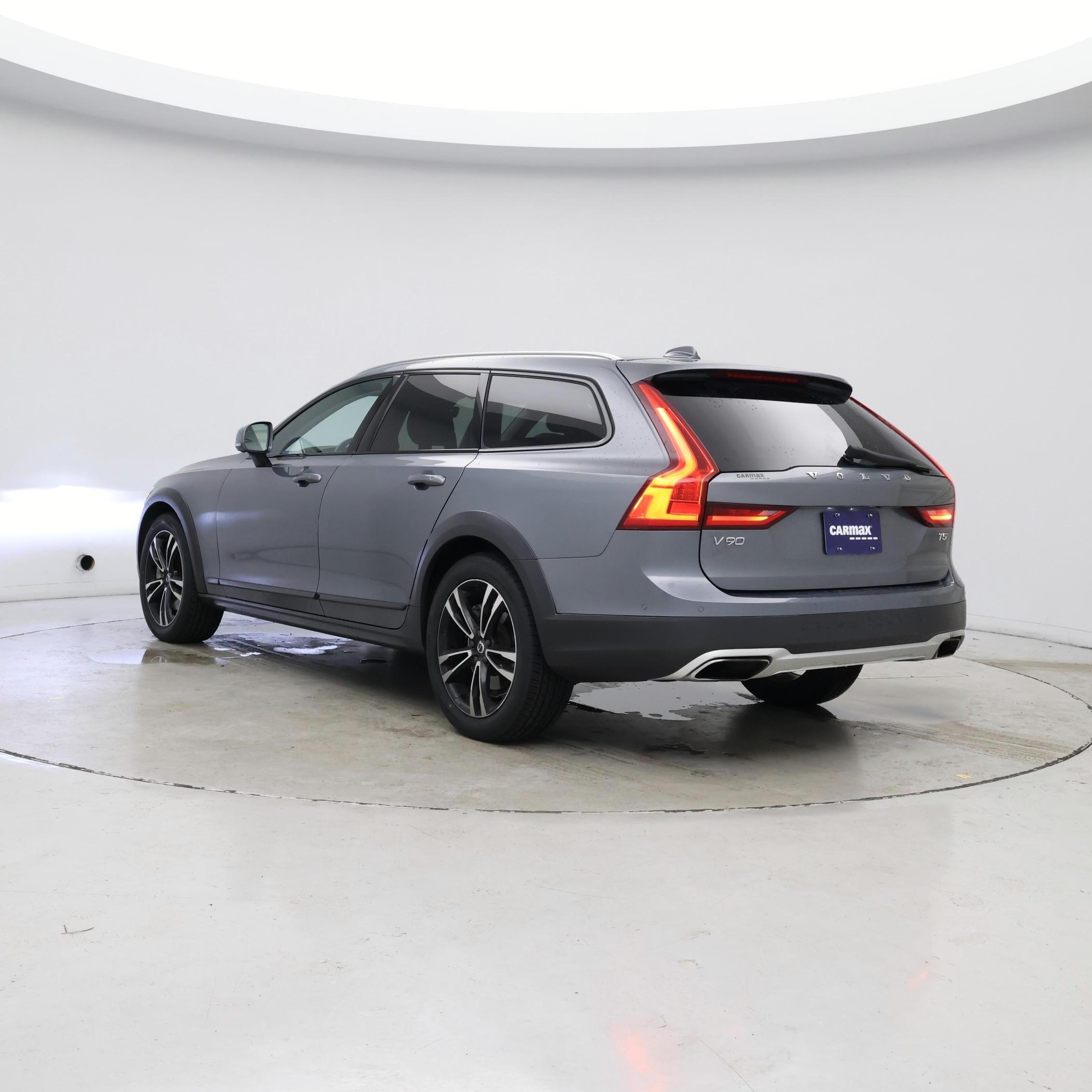 Thumbnail: 2018 Volvo V90 - 2
