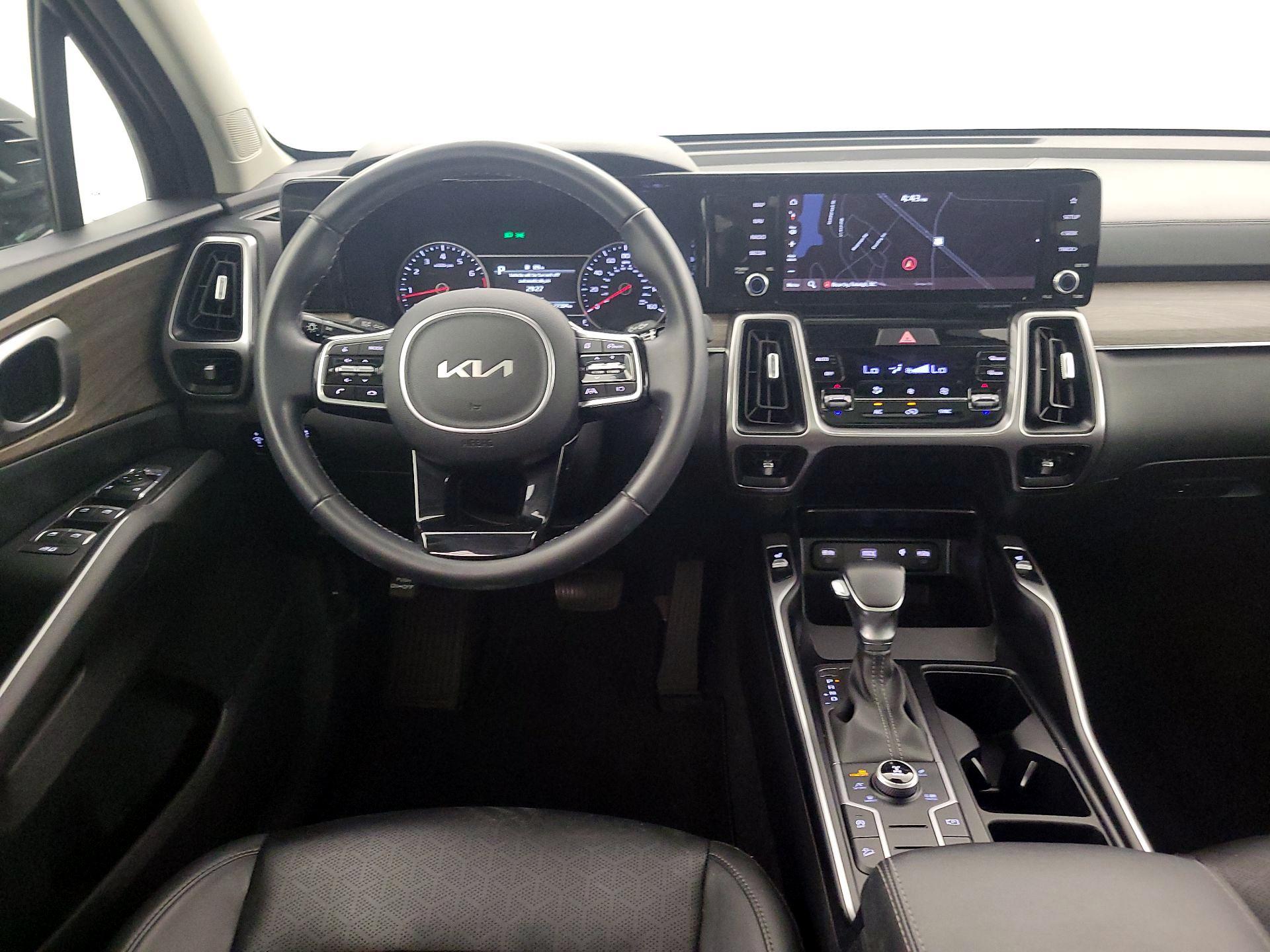 Thumbnail: 2023 Kia Sorento - 10