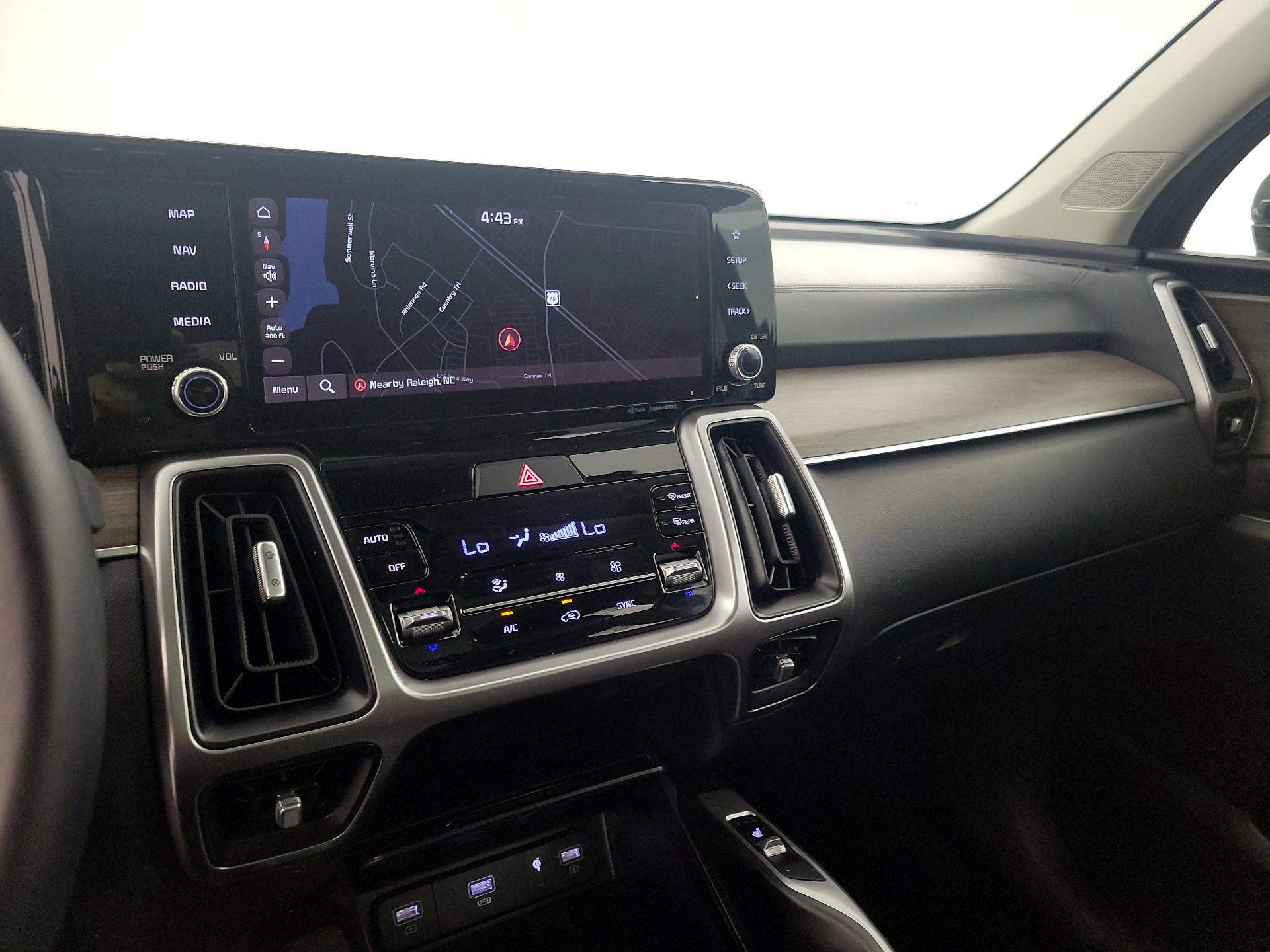 Thumbnail: 2023 Kia Sorento - 14