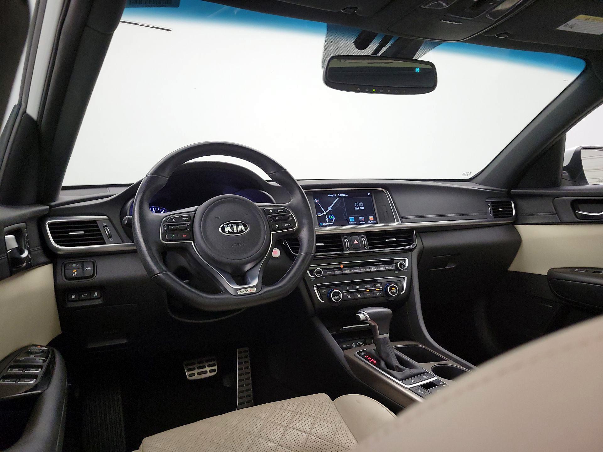 Thumbnail: 2017 Kia Optima - 9